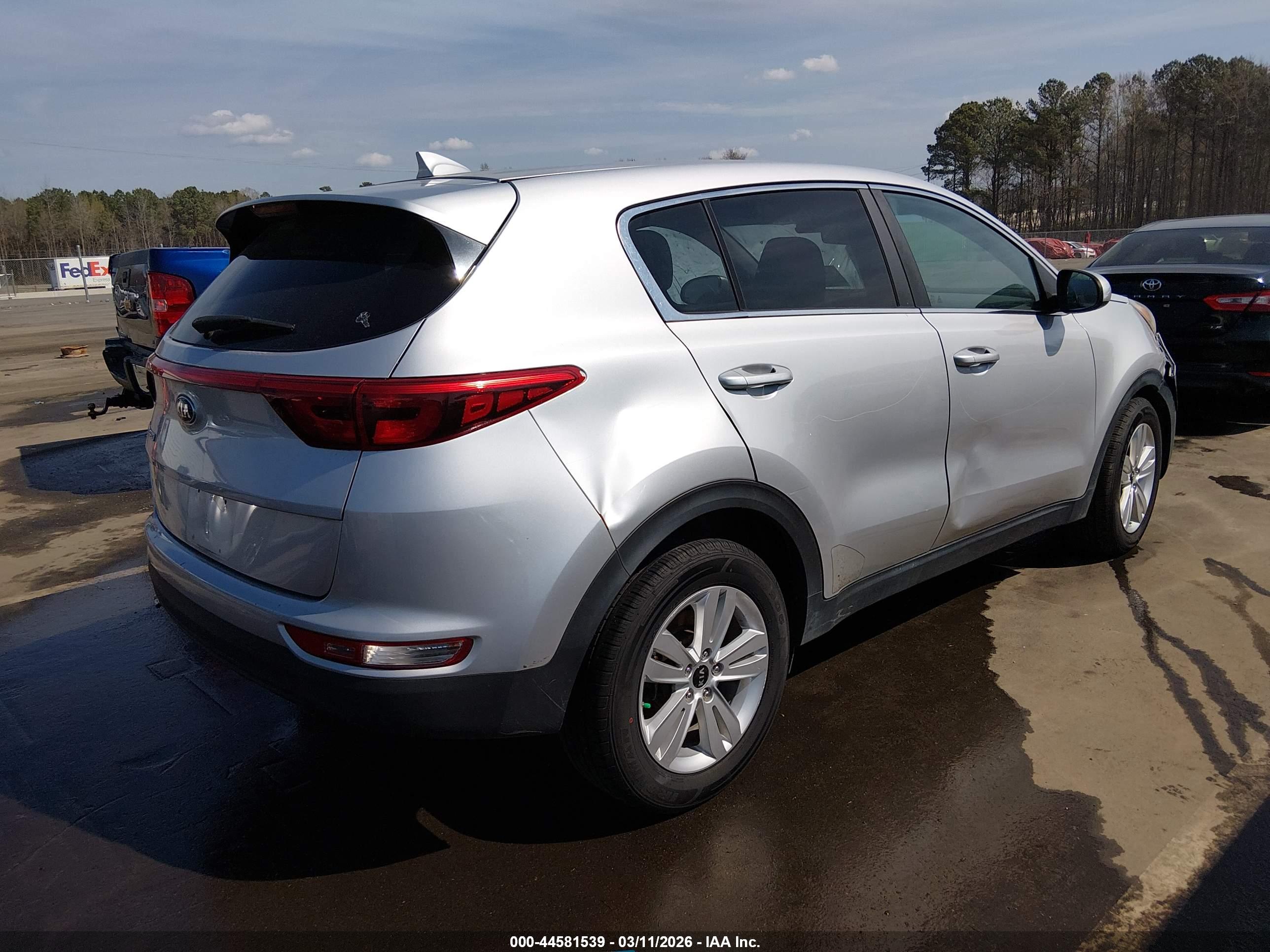 KIA SPORTAGE image 4