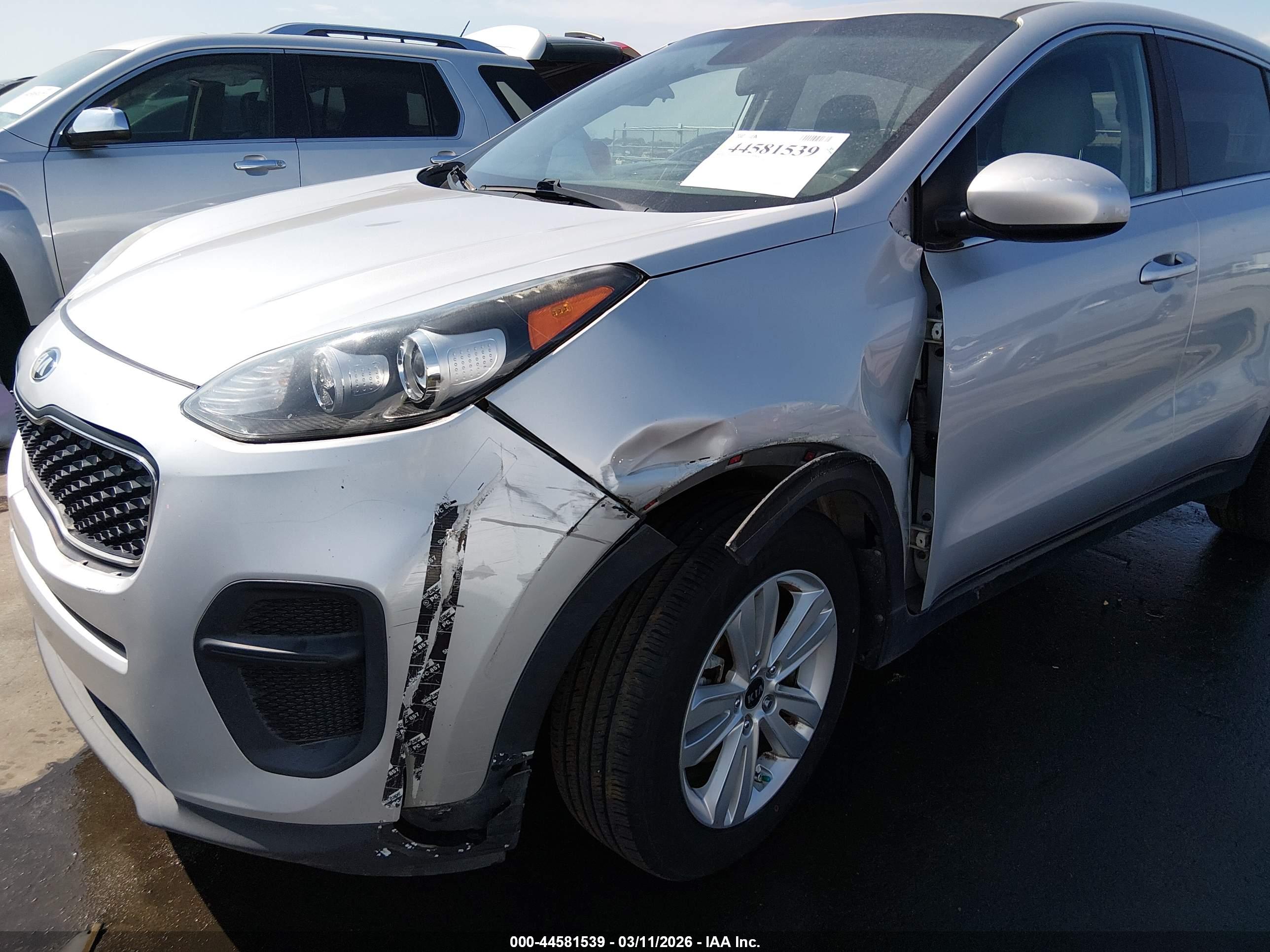 KIA SPORTAGE image 6