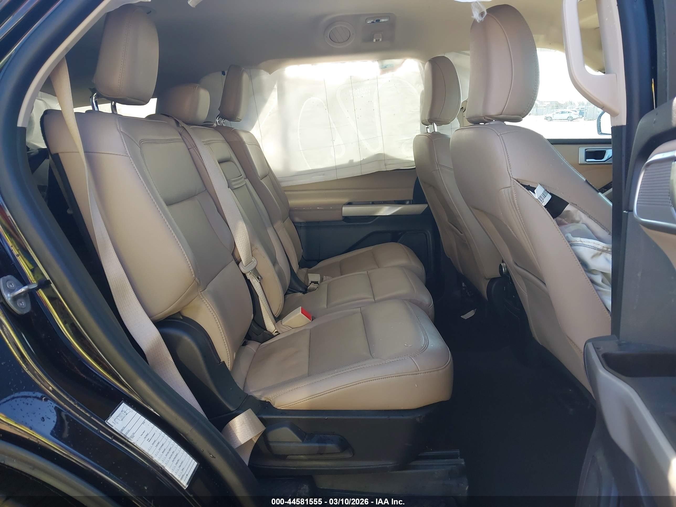 FORD EXPLORER image 8