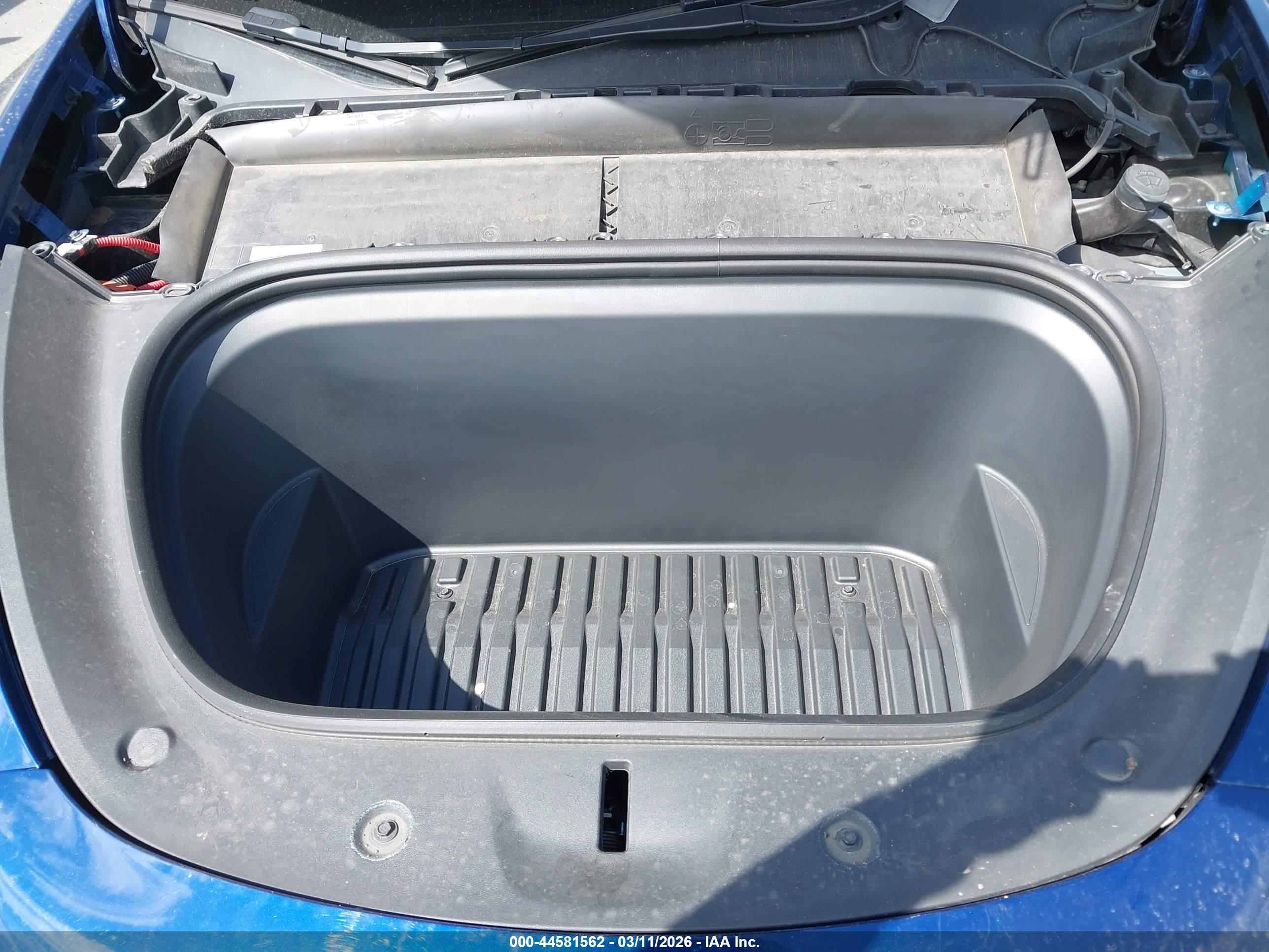 TESLA MODEL image 10