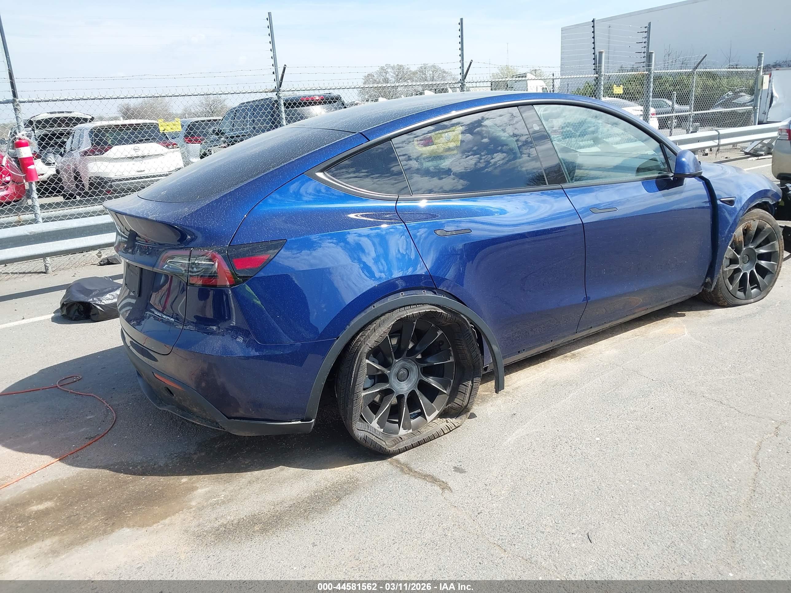TESLA MODEL image 4