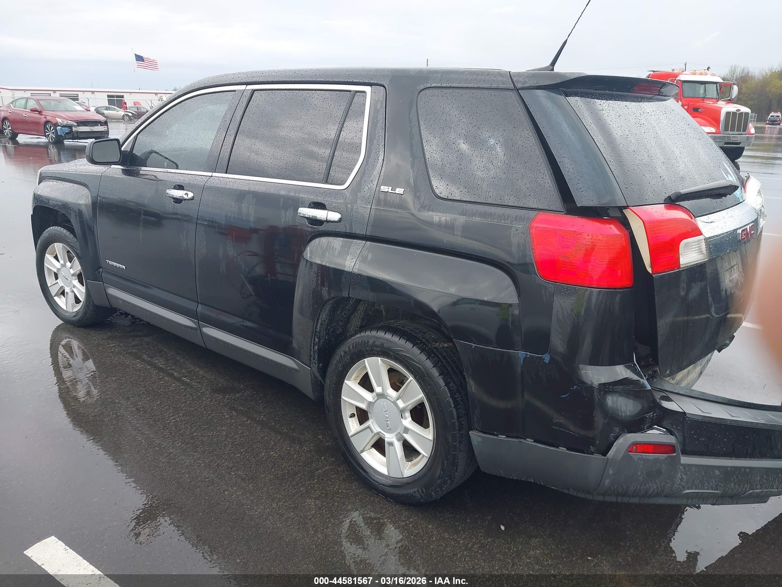 GMC TERRAIN image 3