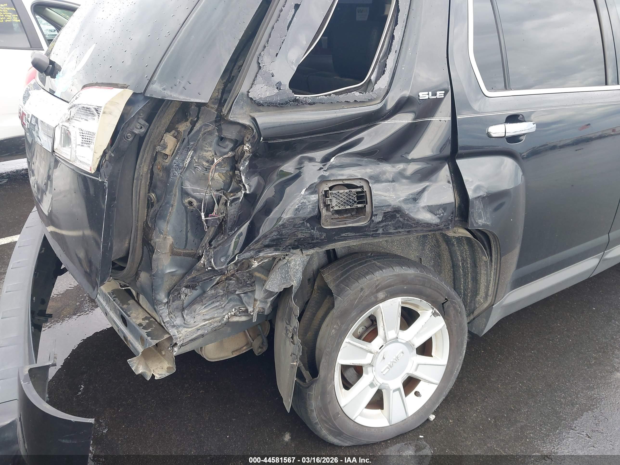 GMC TERRAIN image 6