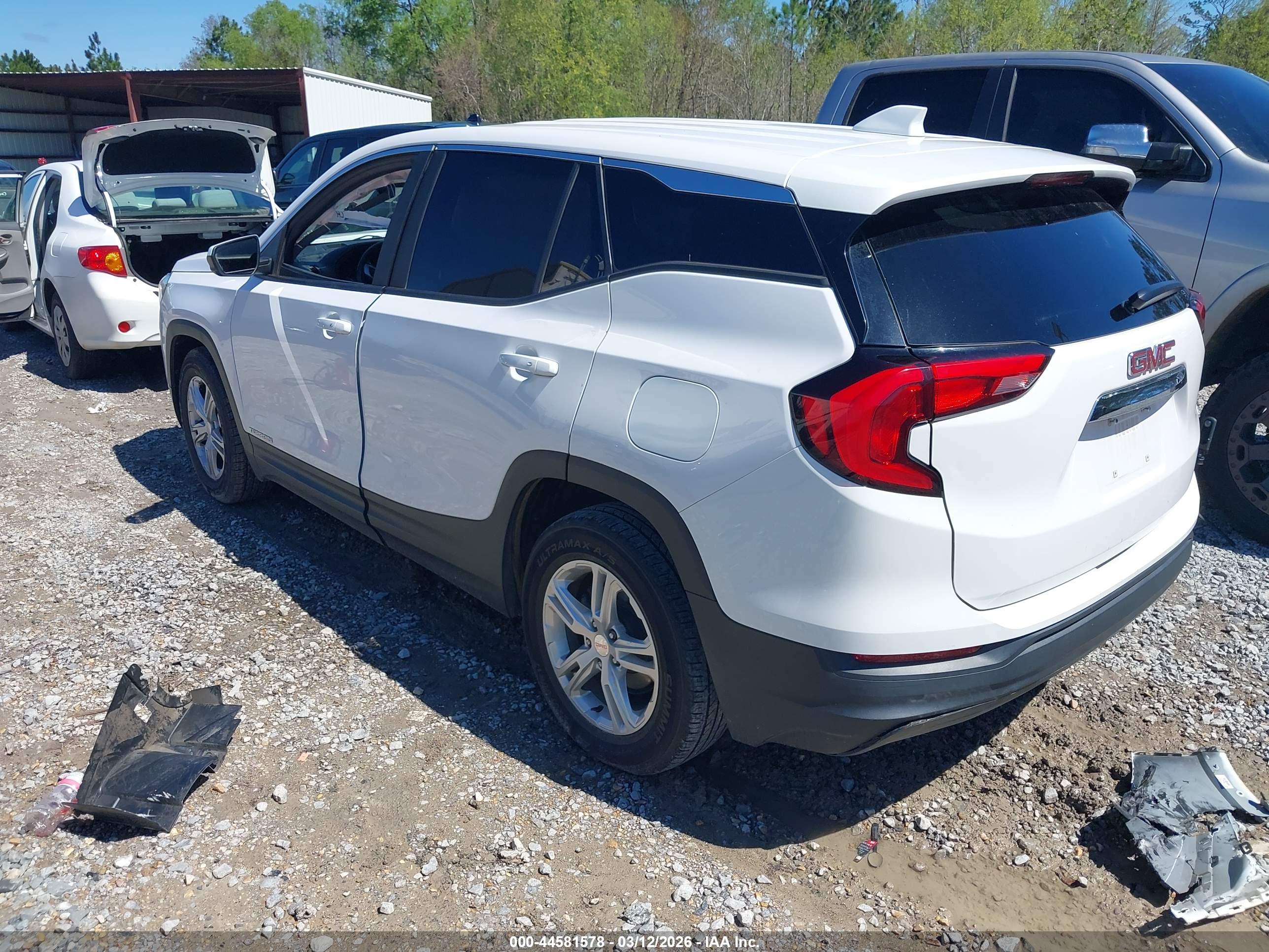 GMC TERRAIN image 3