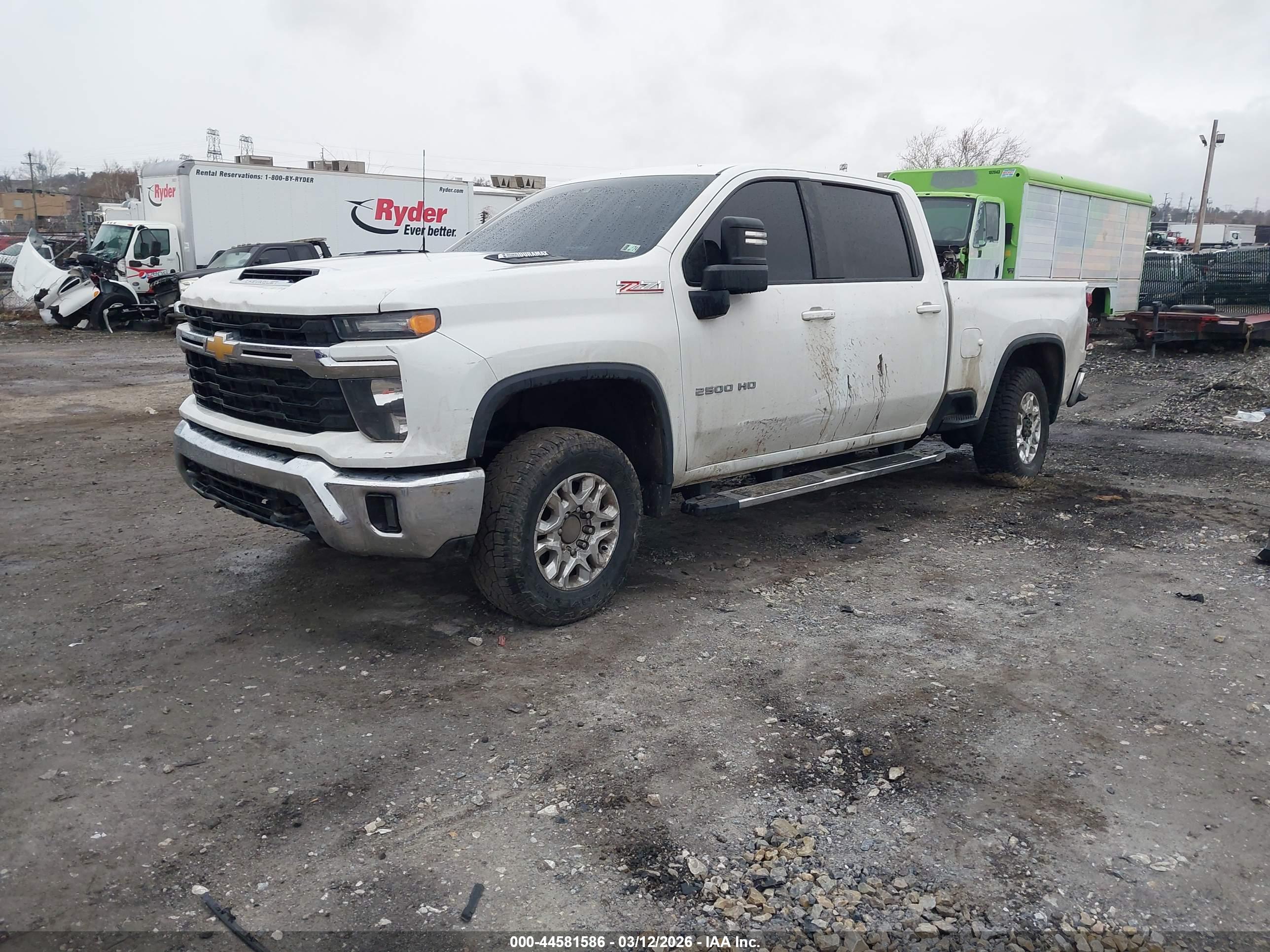 CHEVROLET SILVERADO image 2
