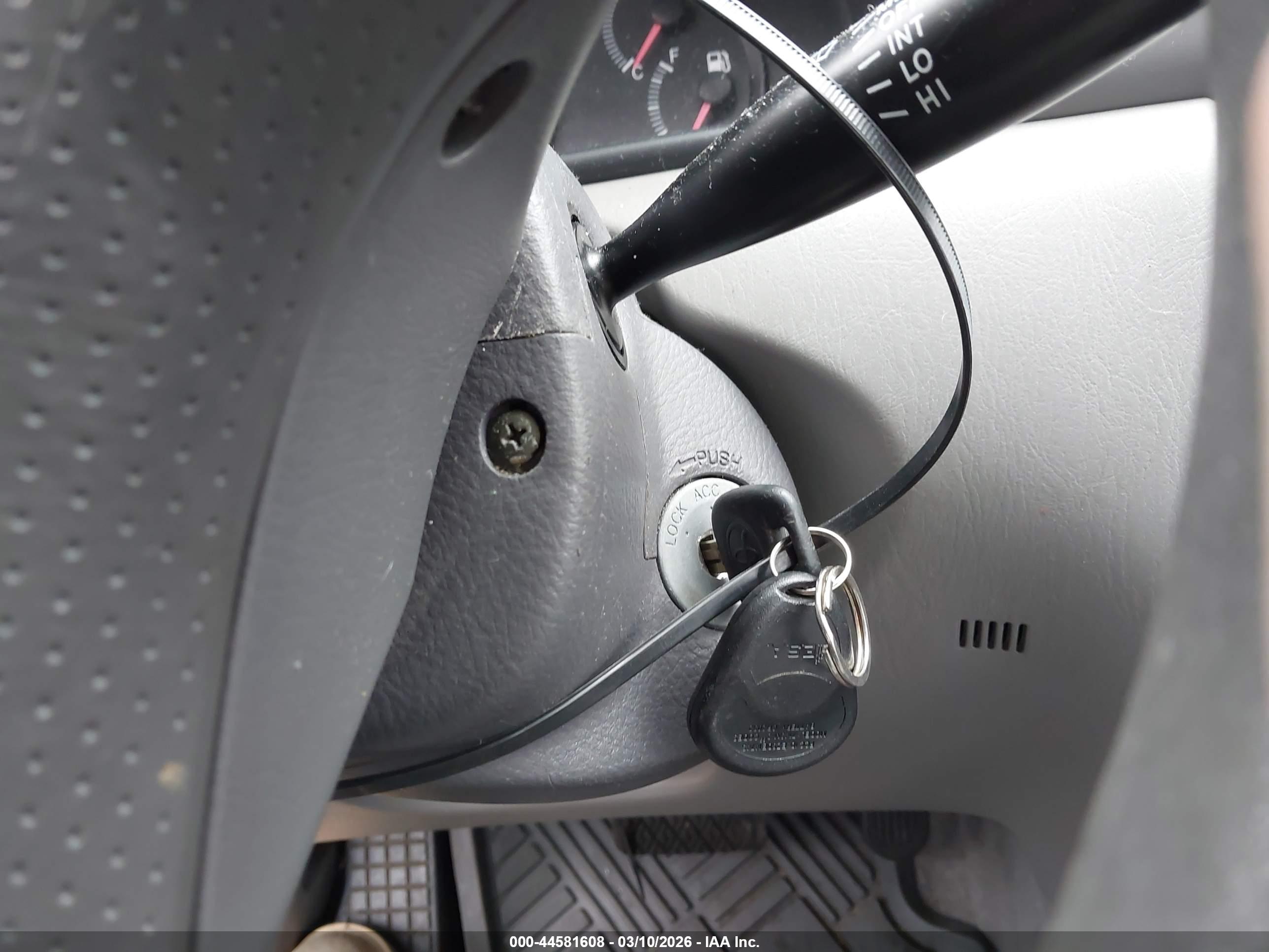TOYOTA COROLLA image 11