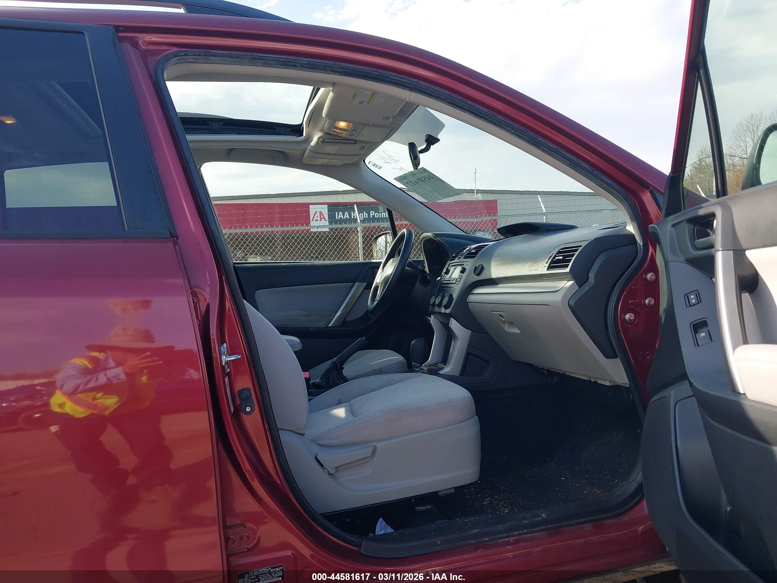 SUBARU FORESTER image 5