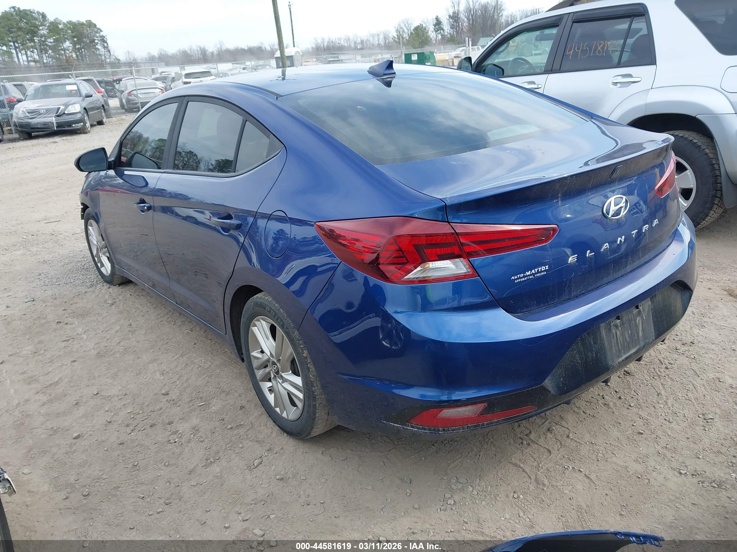 HYUNDAI ELANTRA image 3