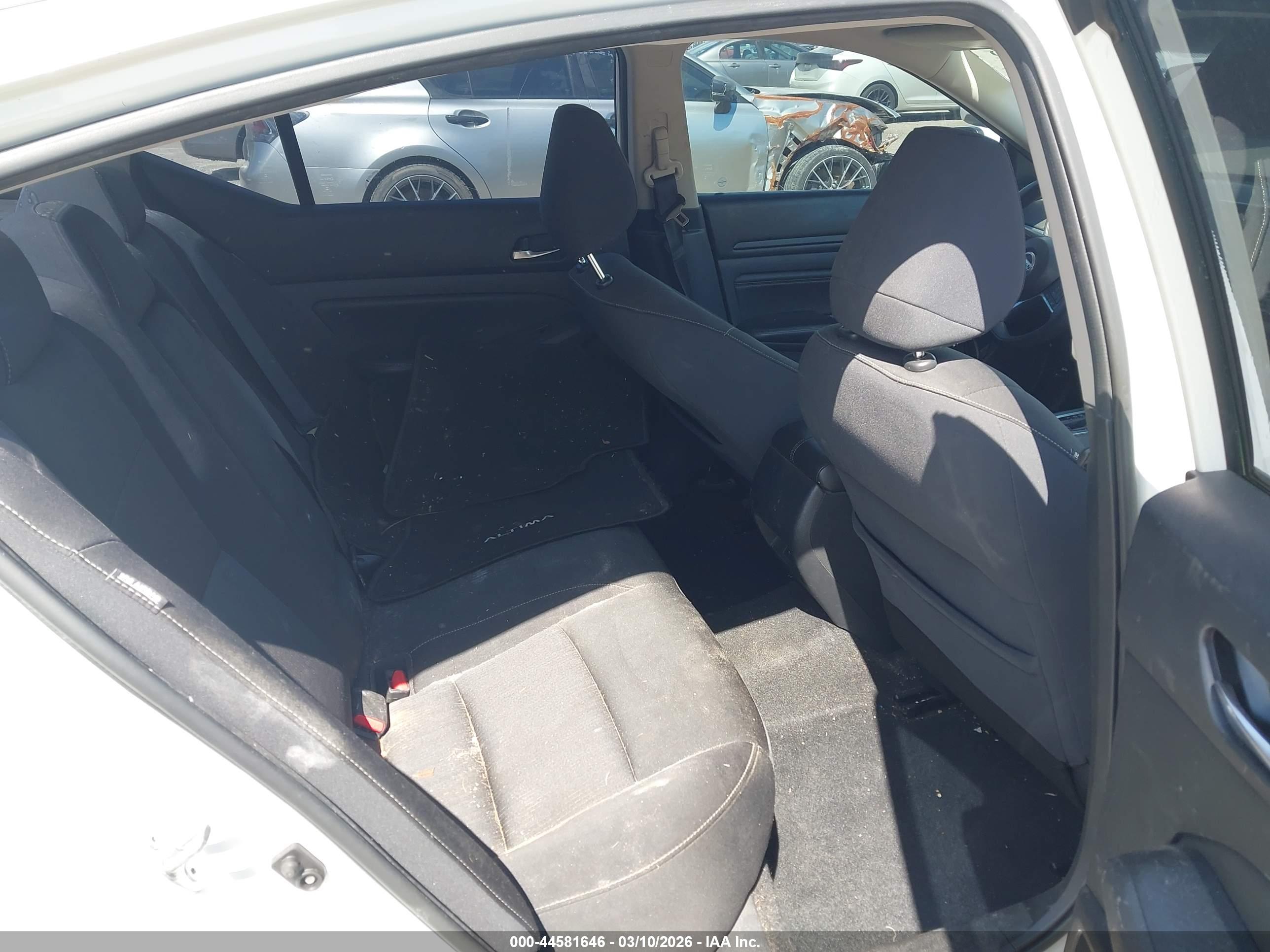 NISSAN ALTIMA image 8