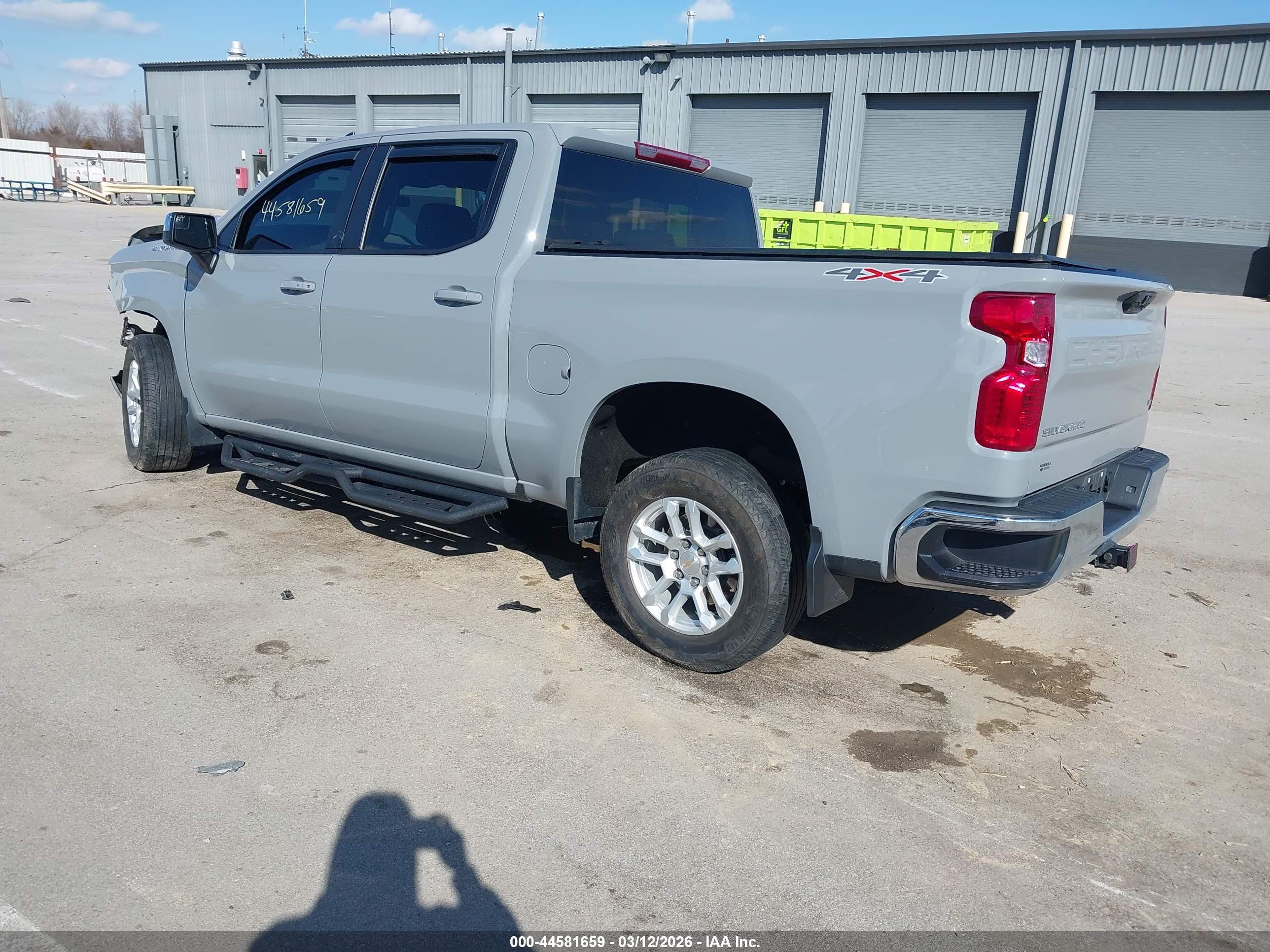 CHEVROLET SILVERADO image 3