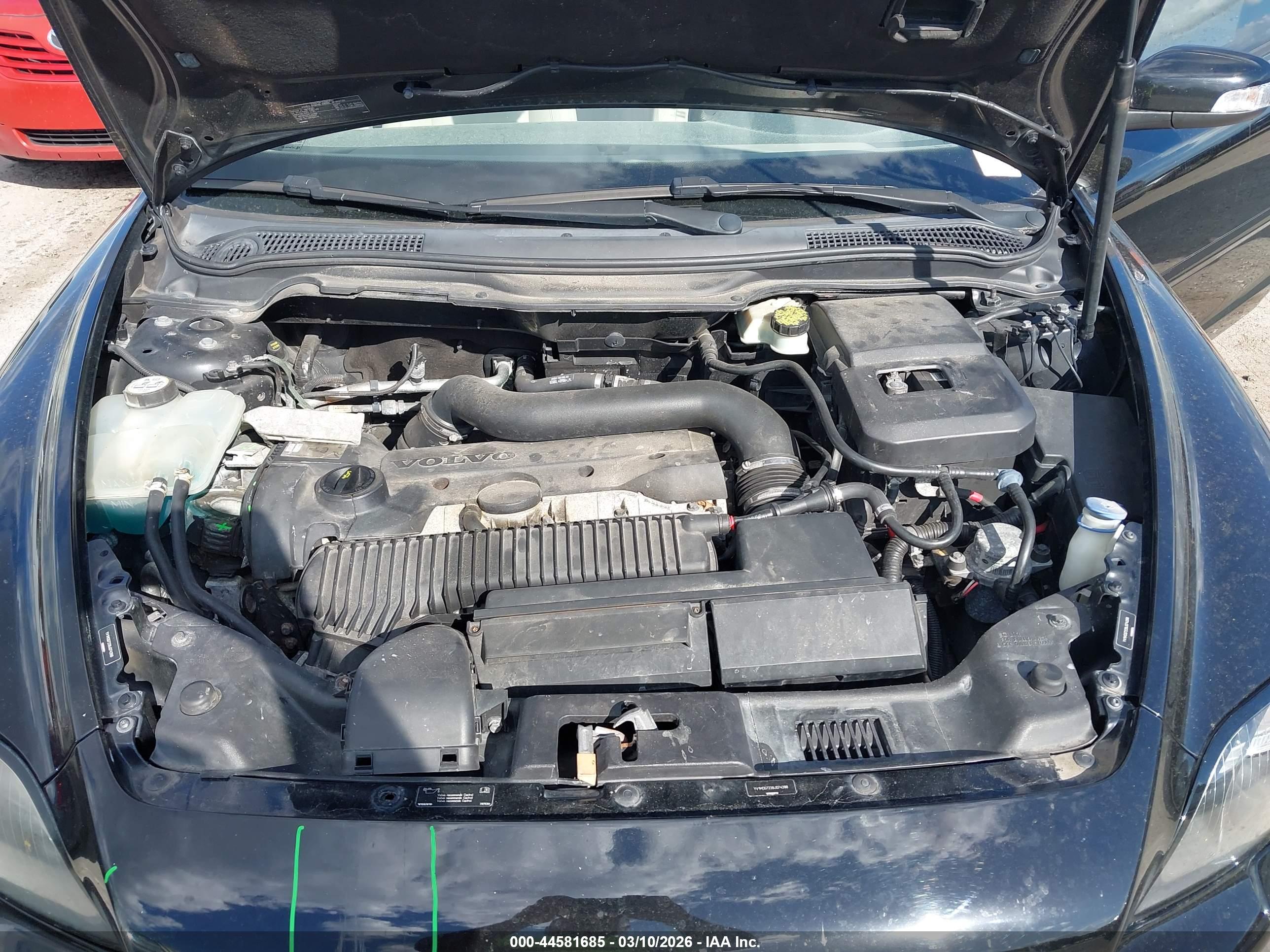 VOLVO C70 image 10