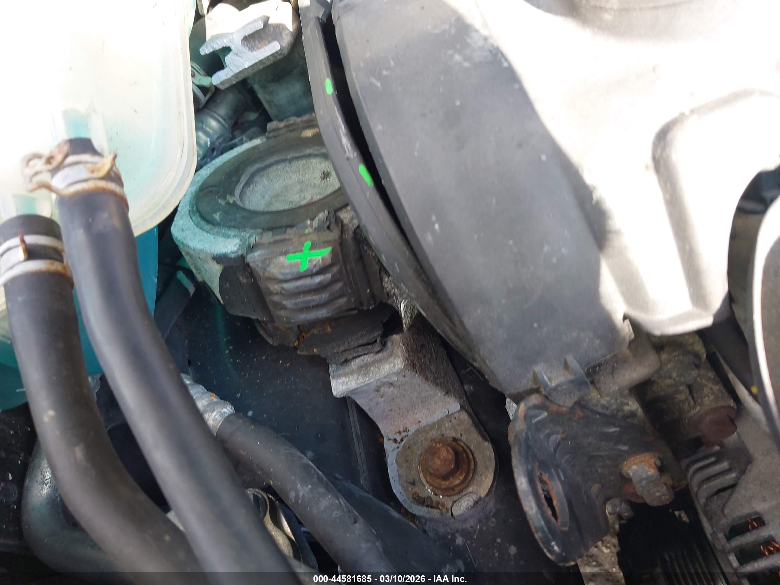 VOLVO C70 image 6