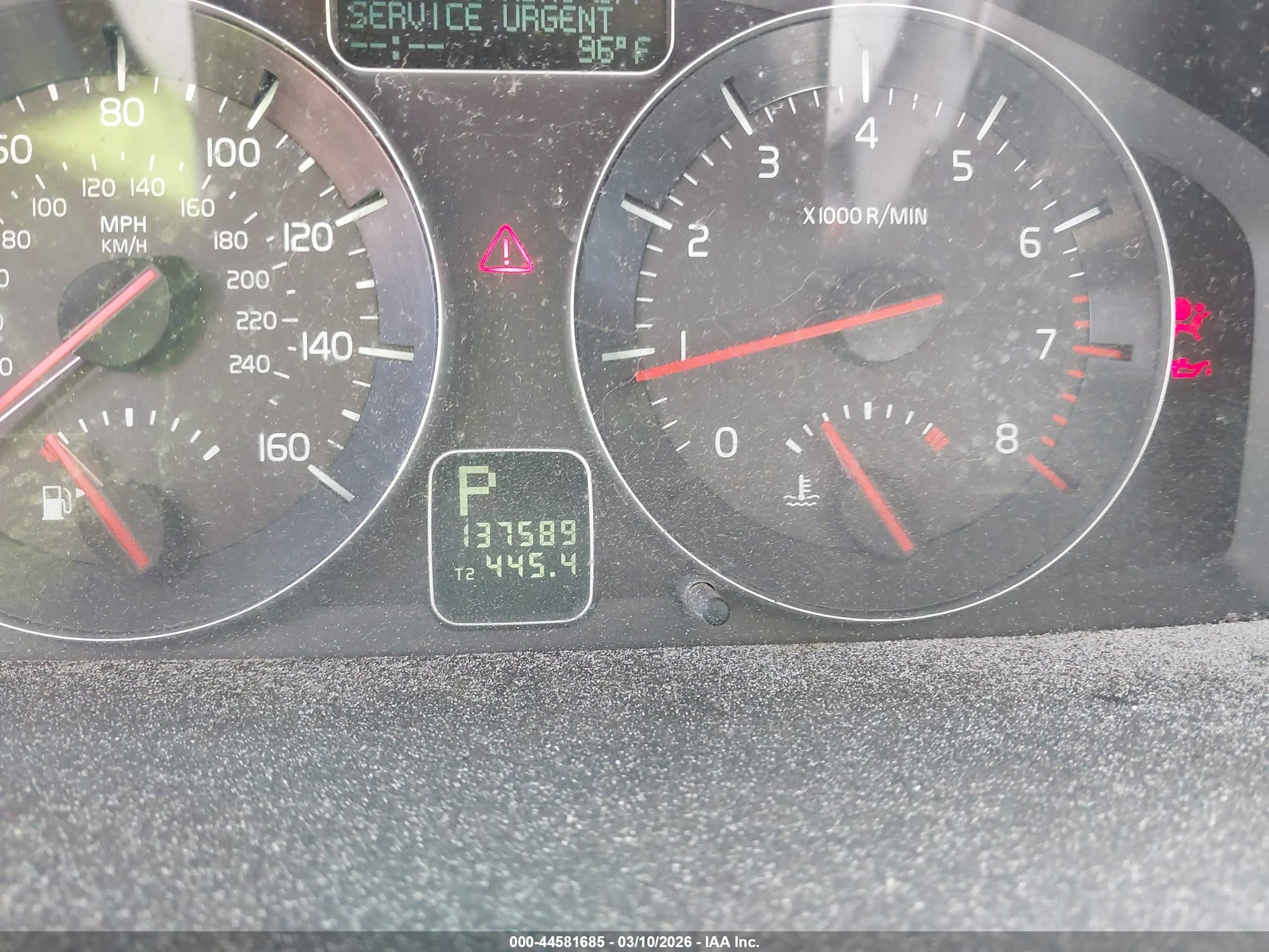 VOLVO C70 image 7