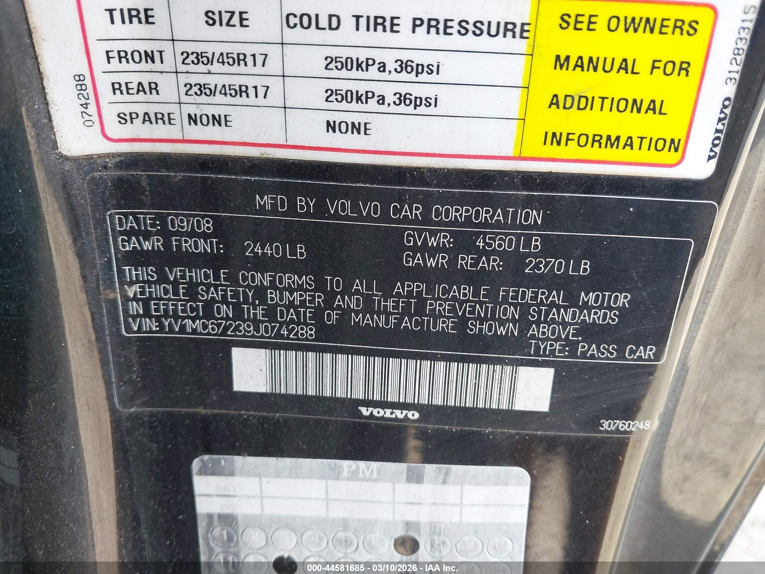 VOLVO C70 image 9
