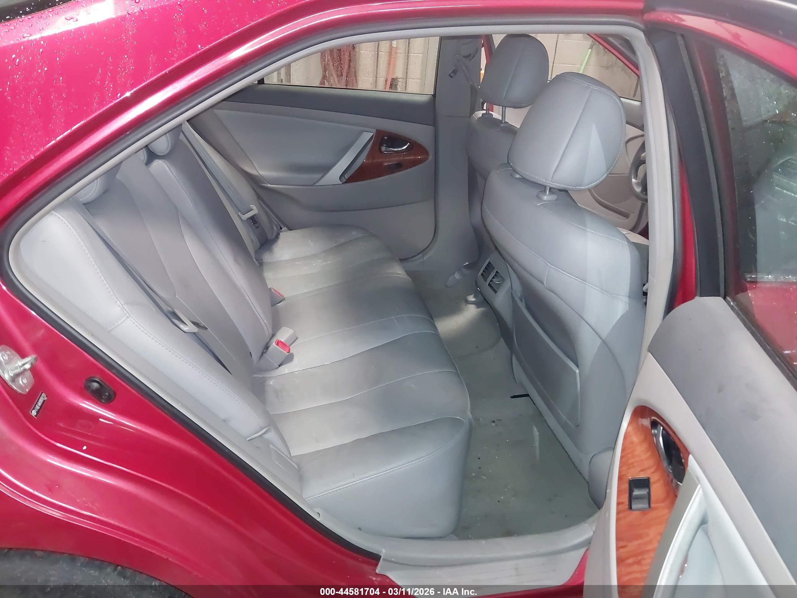 TOYOTA CAMRY image 8