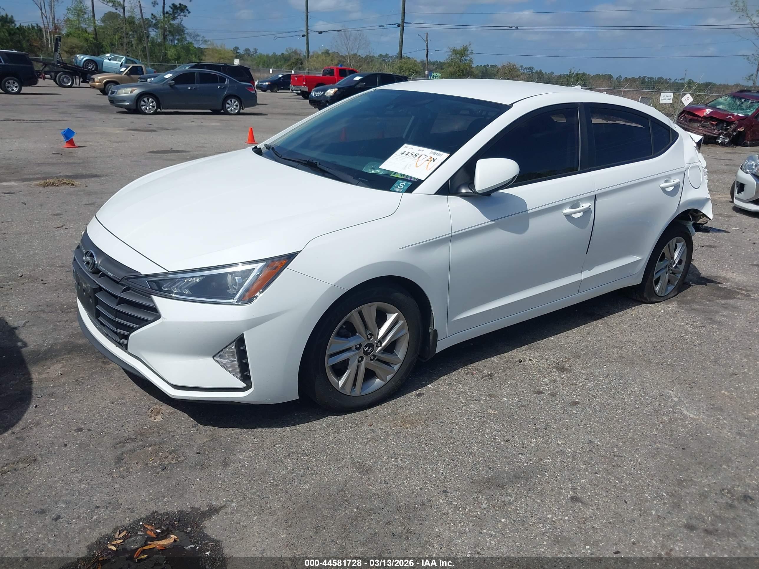 HYUNDAI ELANTRA image 2