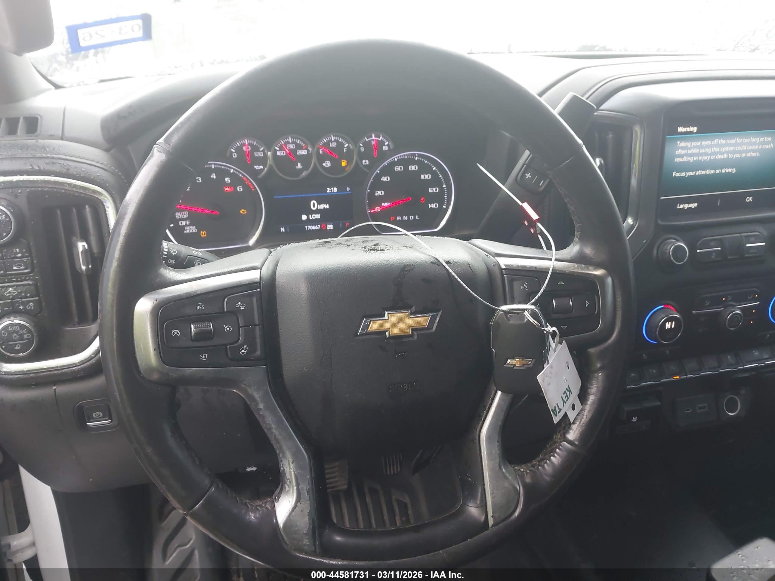 CHEVROLET SILVERADO image 11