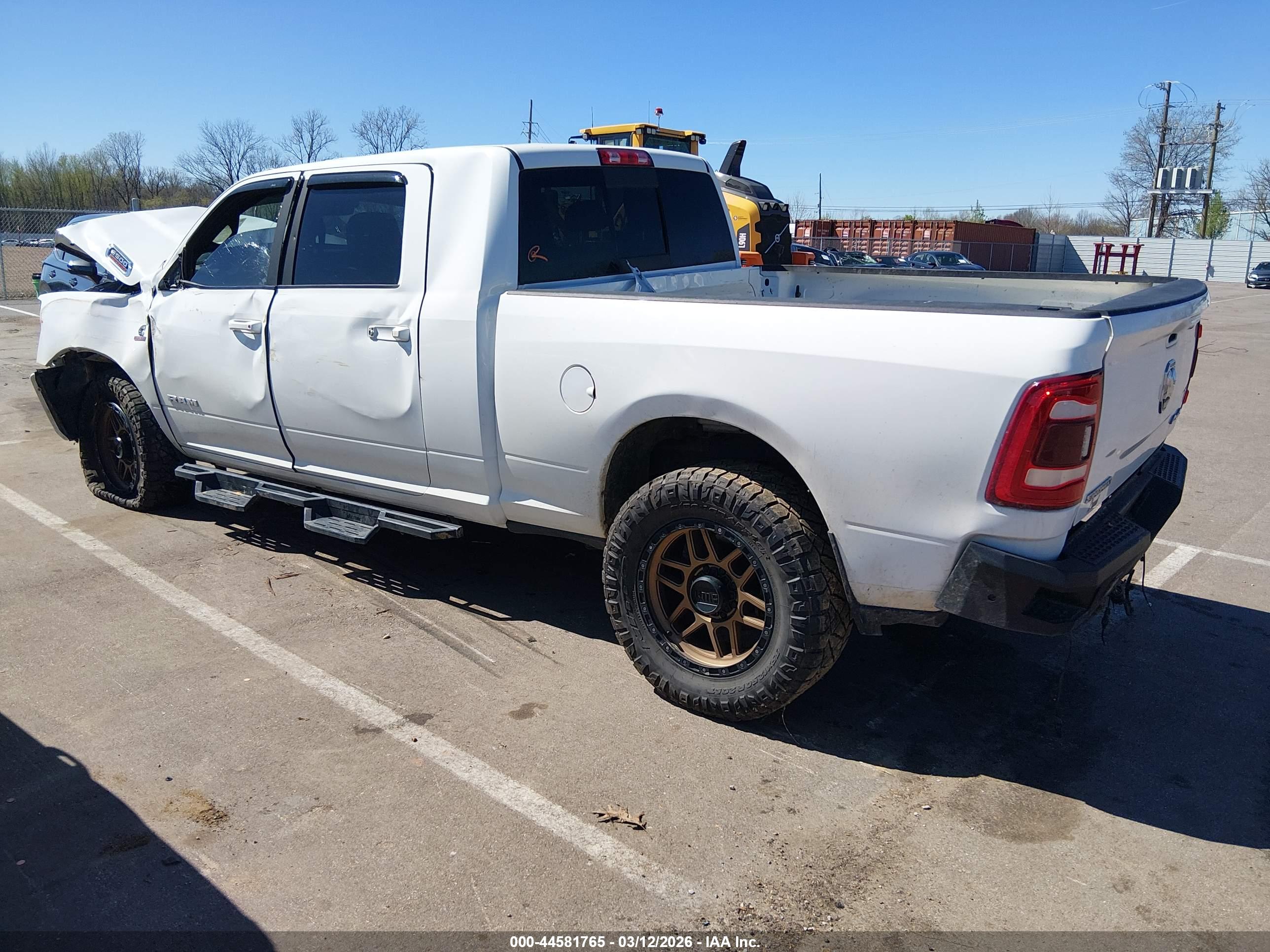 RAM 2500 image 3