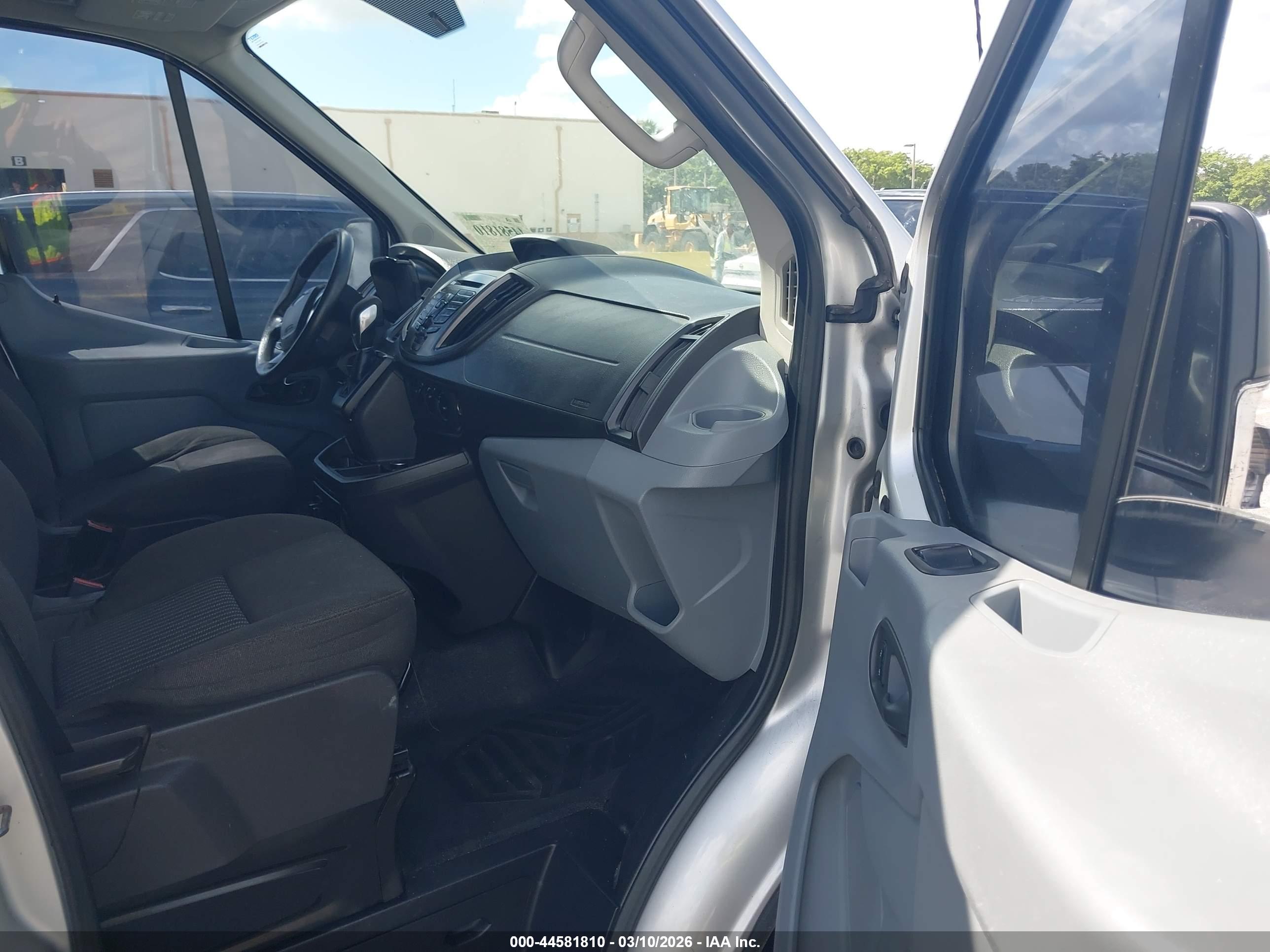 FORD TRANSIT-350 image 5