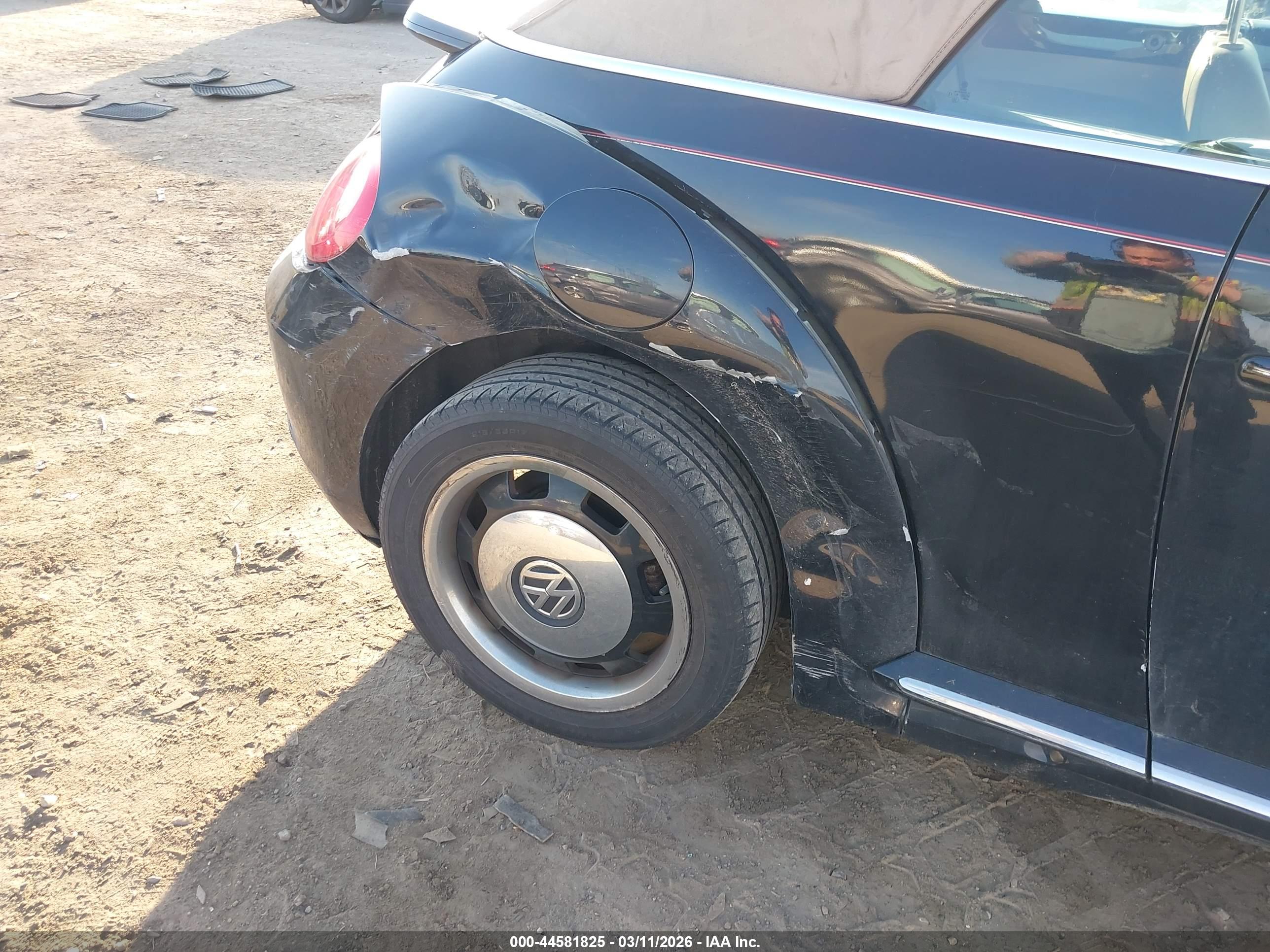 VOLKSWAGEN BEETLE image 6
