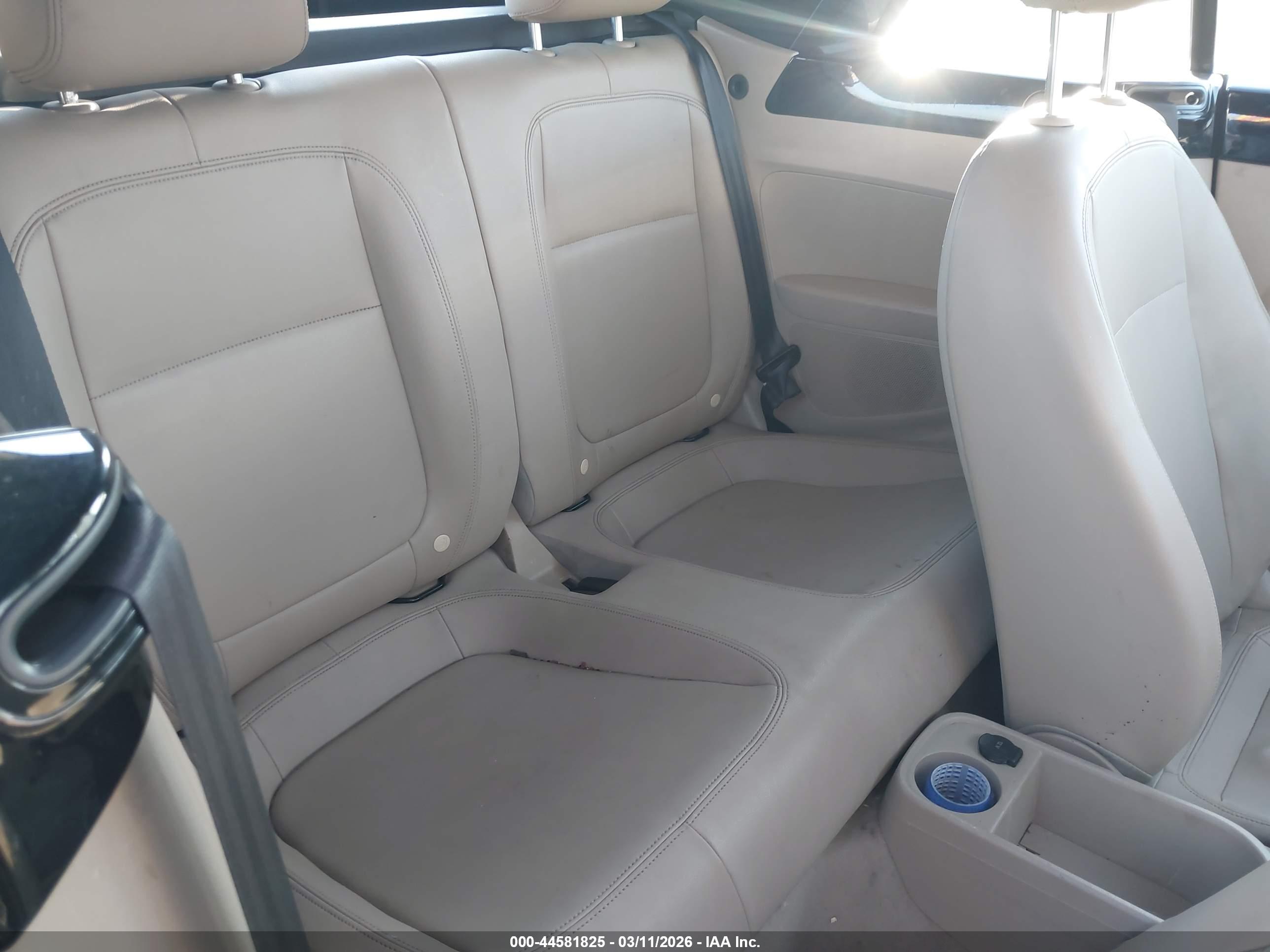 VOLKSWAGEN BEETLE image 8