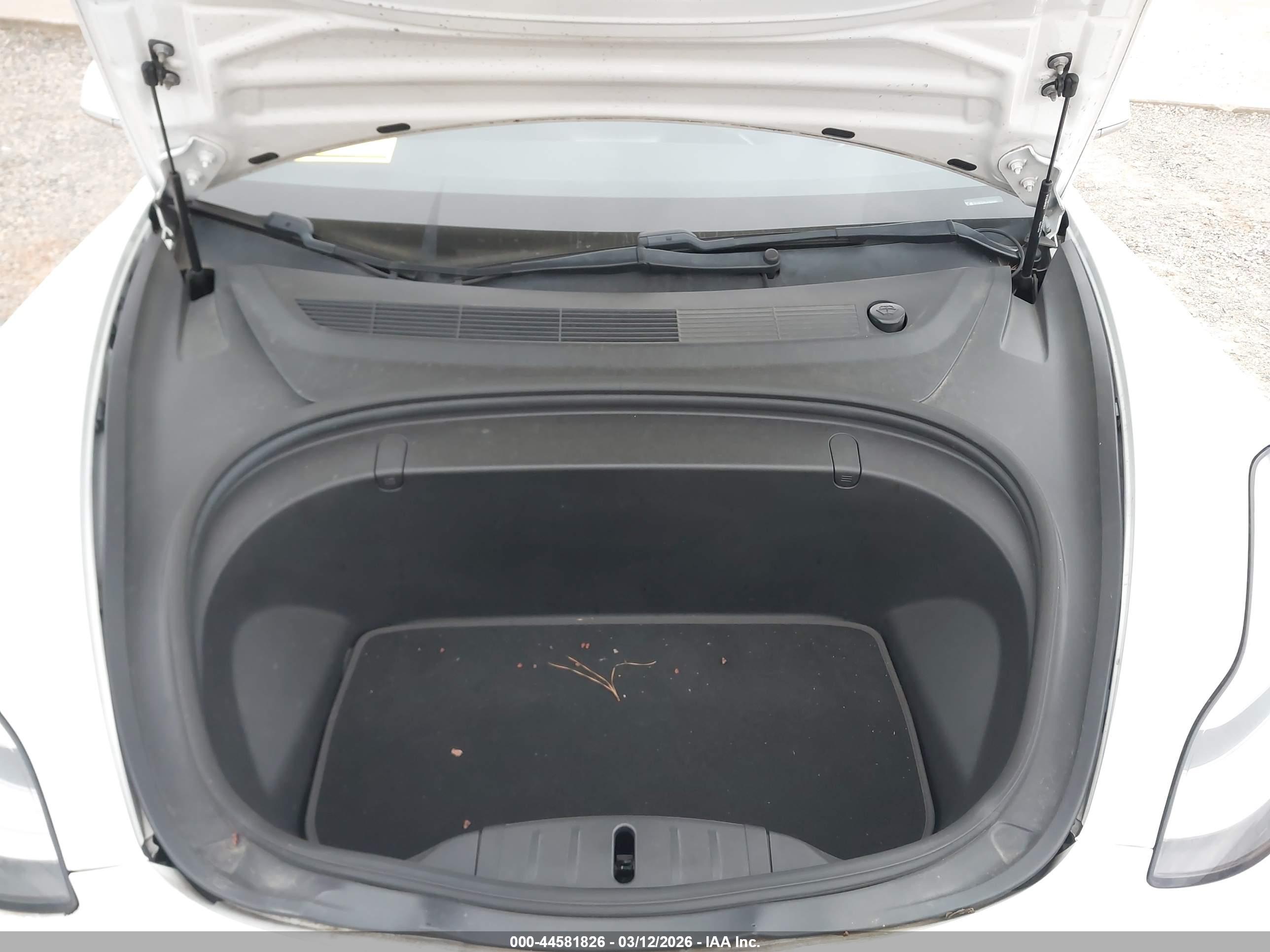 TESLA MODEL image 10