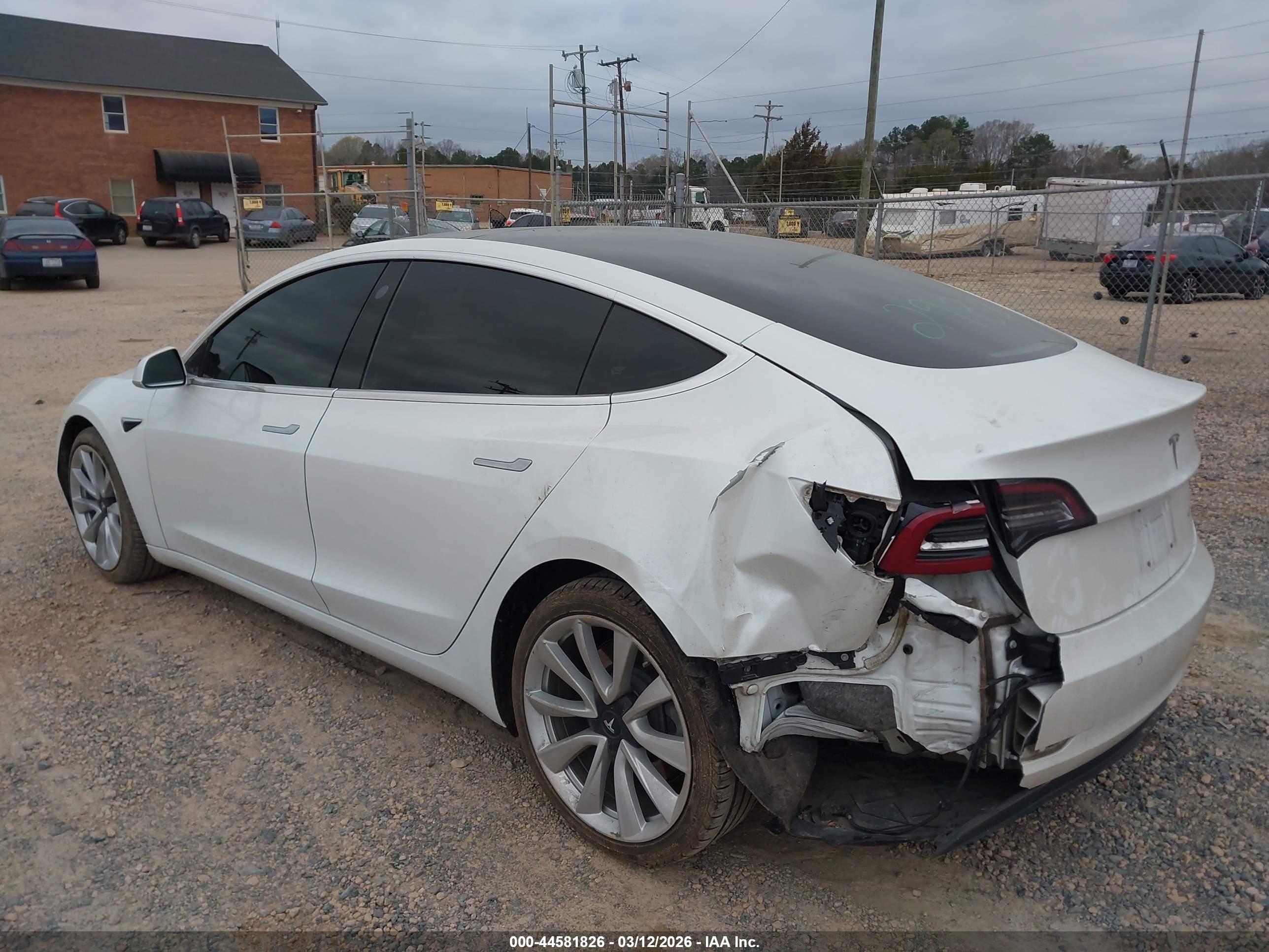 TESLA MODEL image 3
