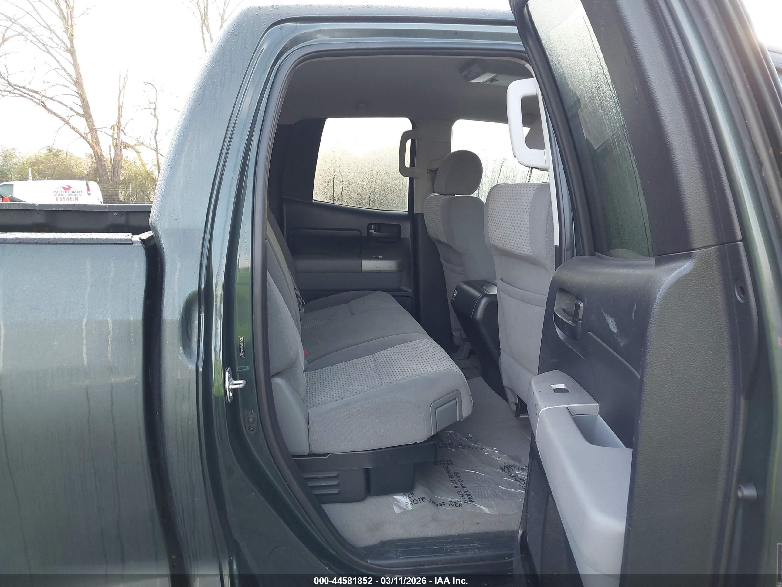 TOYOTA TUNDRA image 8