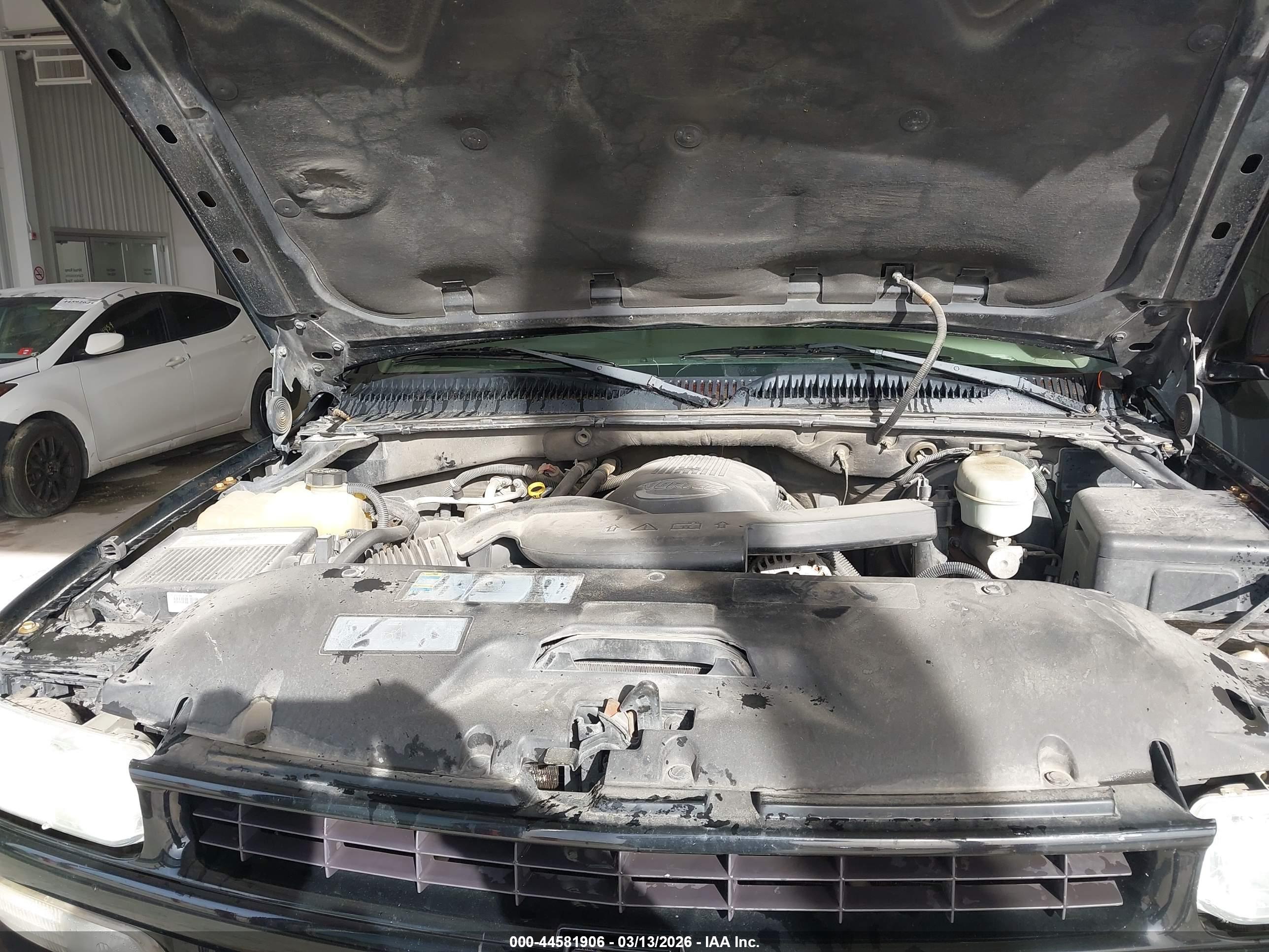 CHEVROLET TAHOE image 10