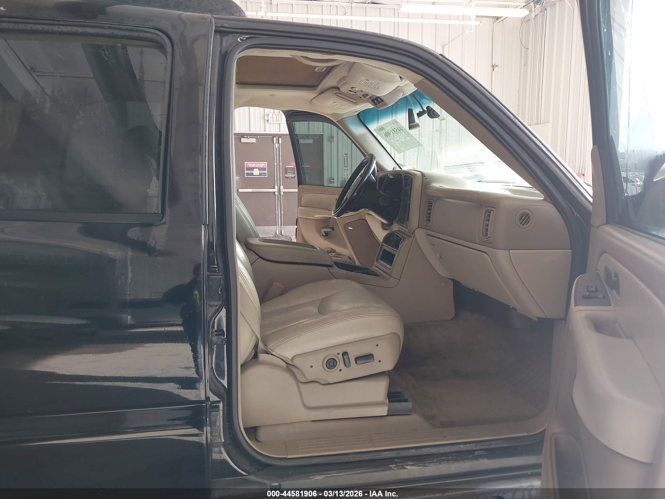 CHEVROLET TAHOE image 5