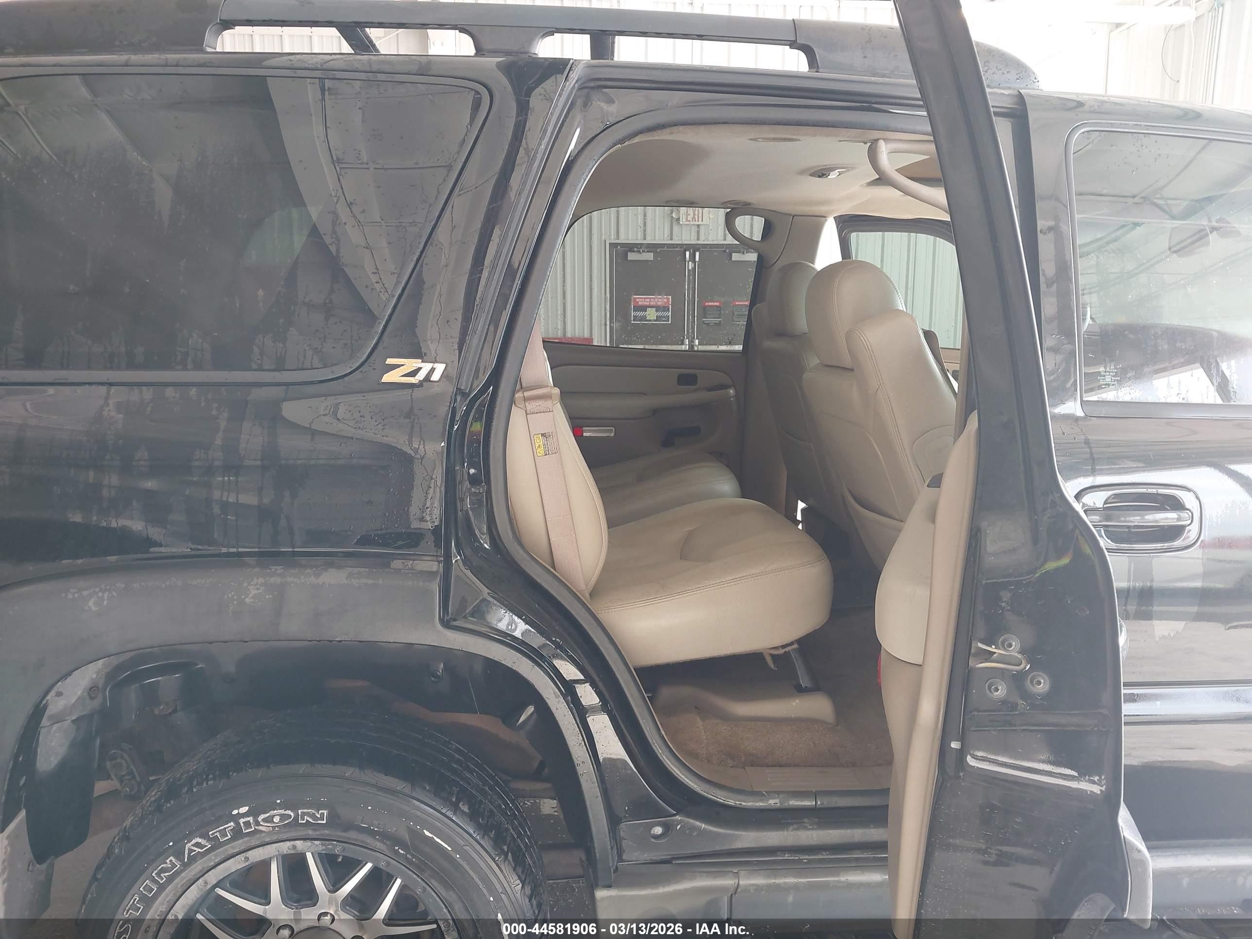 CHEVROLET TAHOE image 8