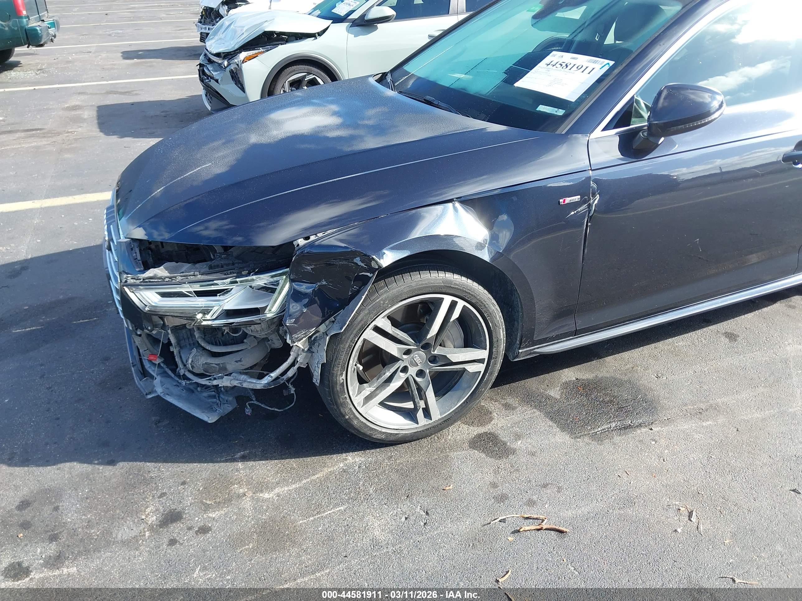 AUDI A4 image 6