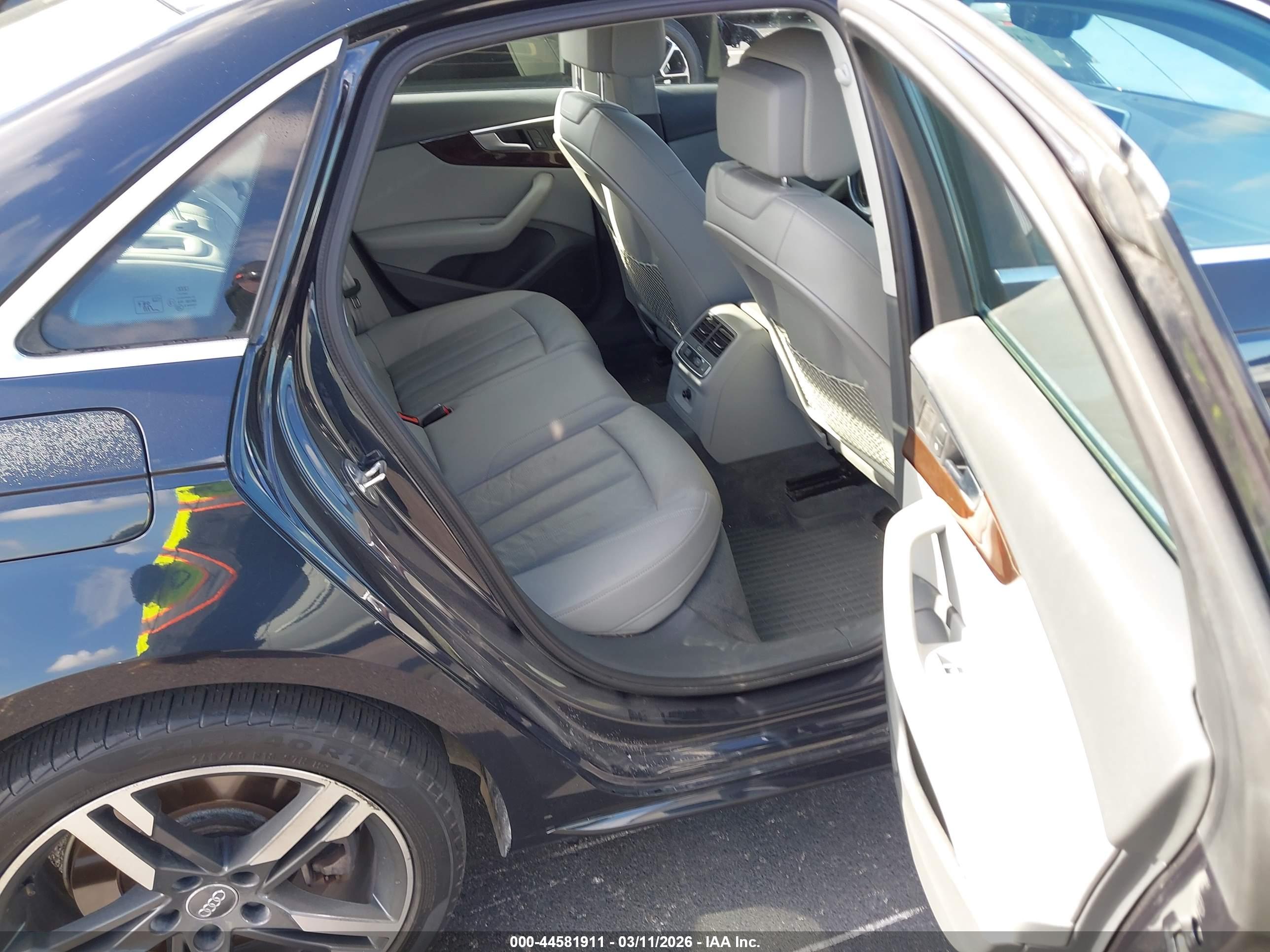 AUDI A4 image 8