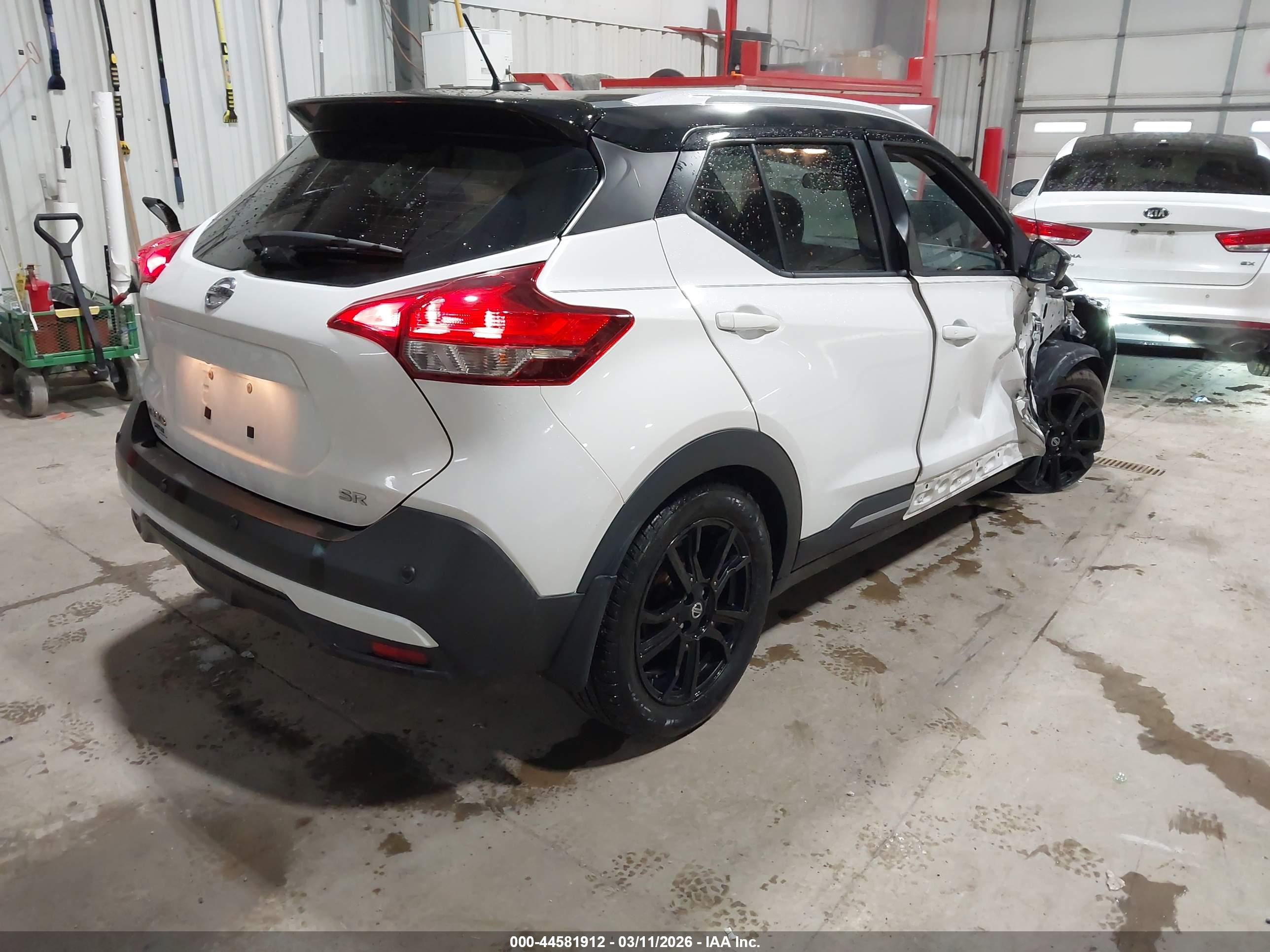 NISSAN KICKS image 4