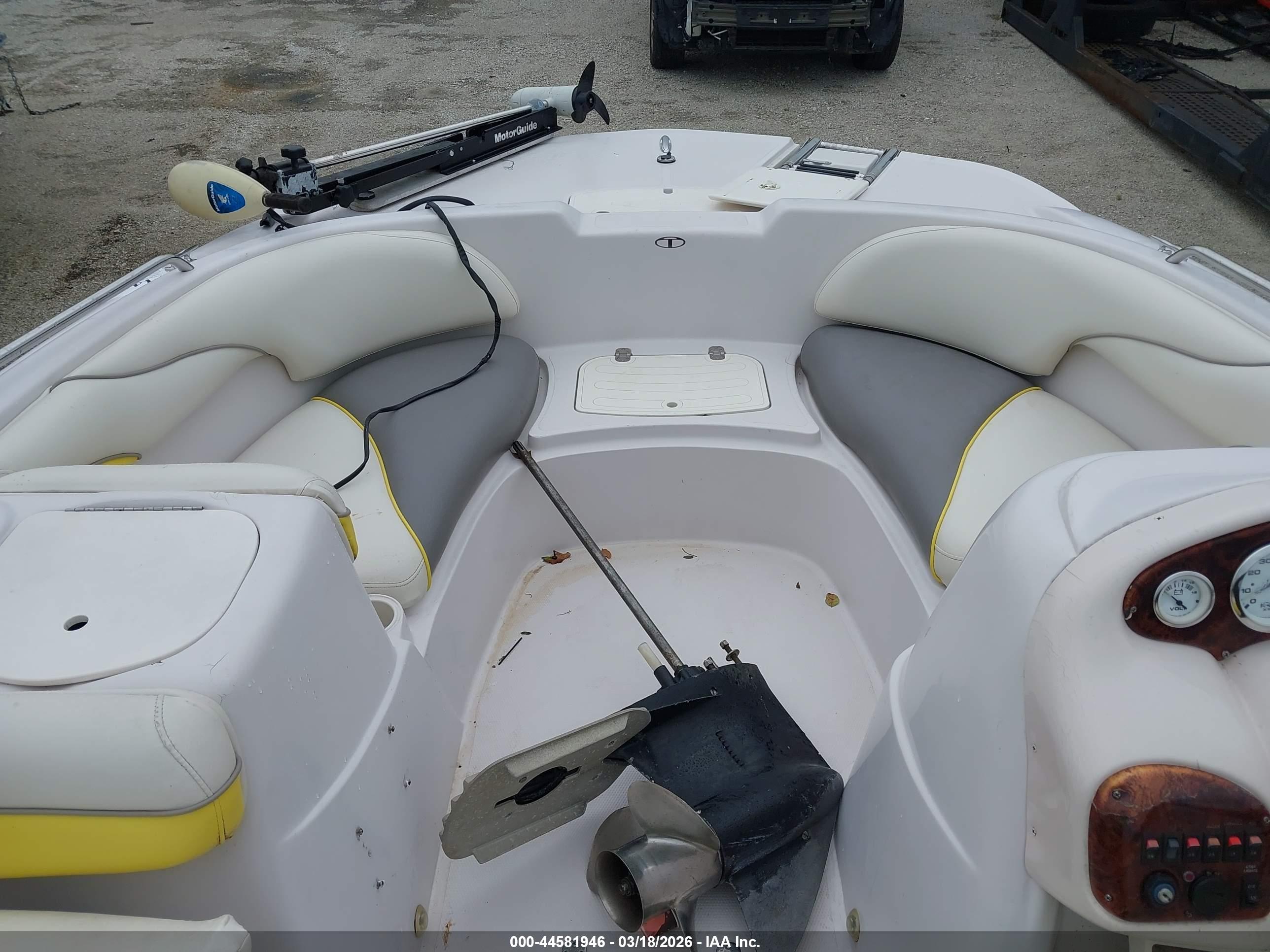 TRACKER 19' image 5