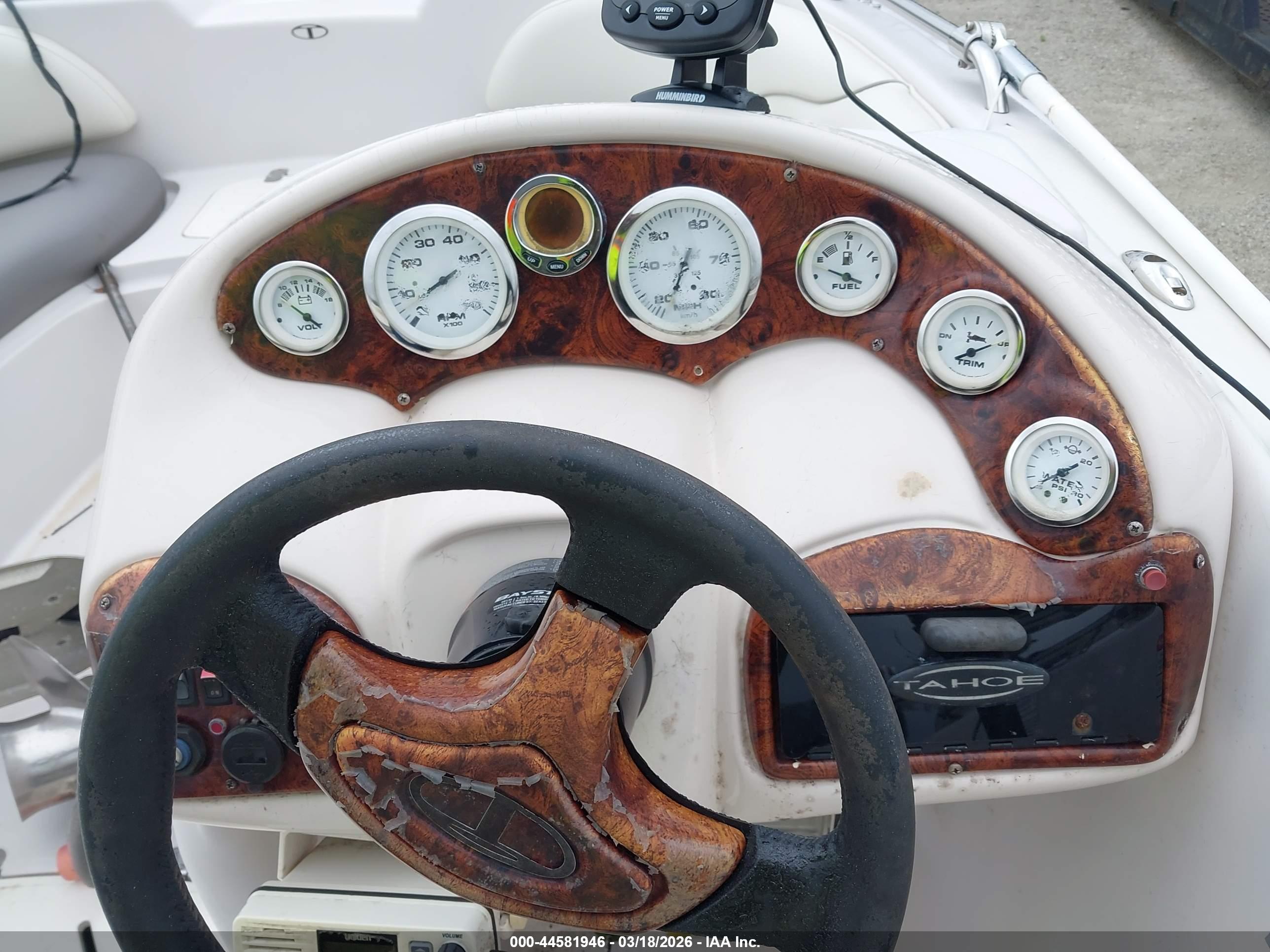 TRACKER 19' image 7