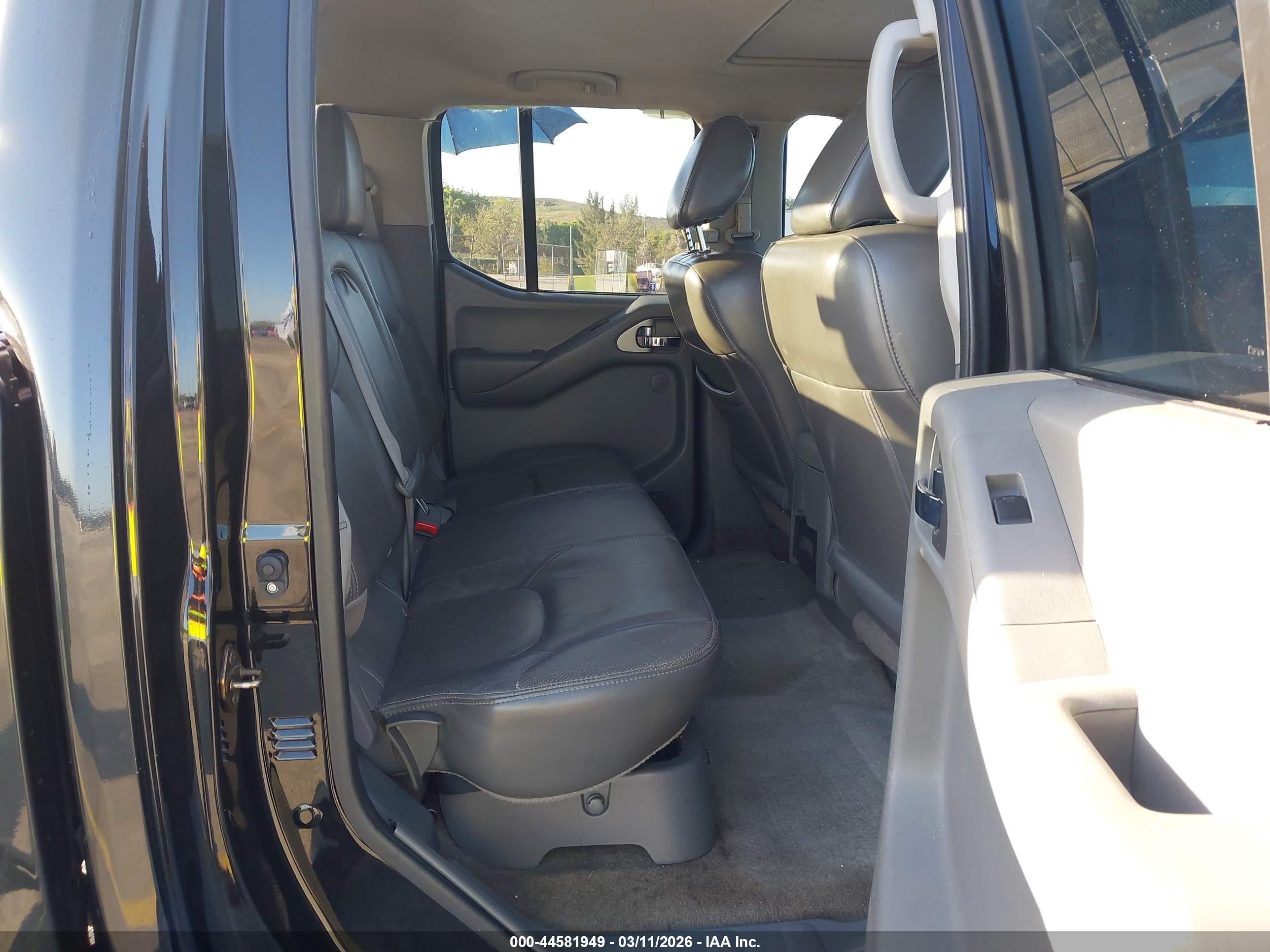 NISSAN FRONTIER image 8
