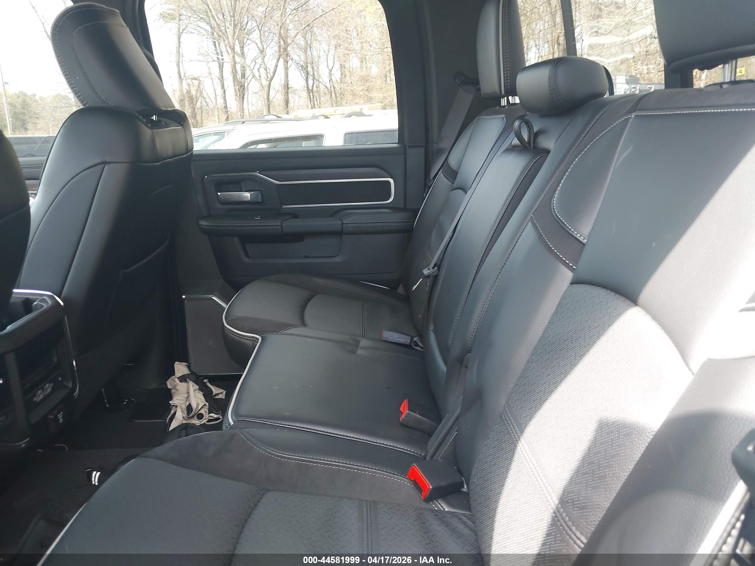 RAM 2500 image 8