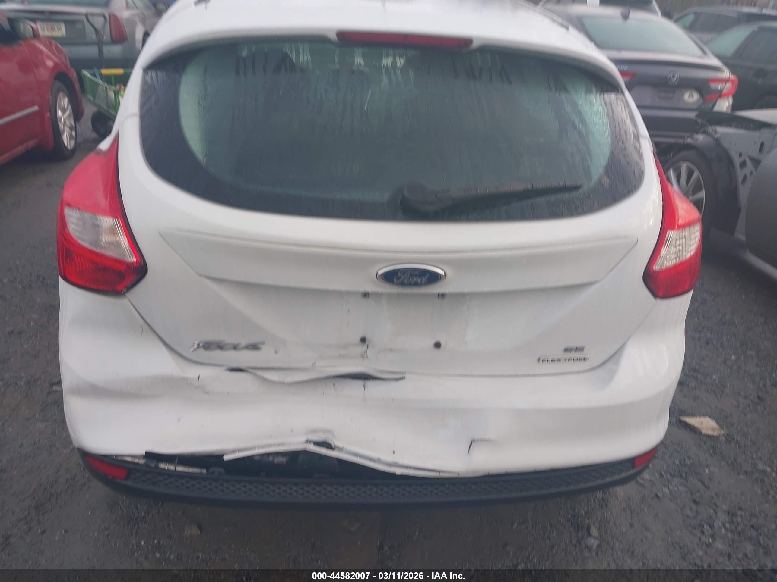 FORD FOCUS image 6