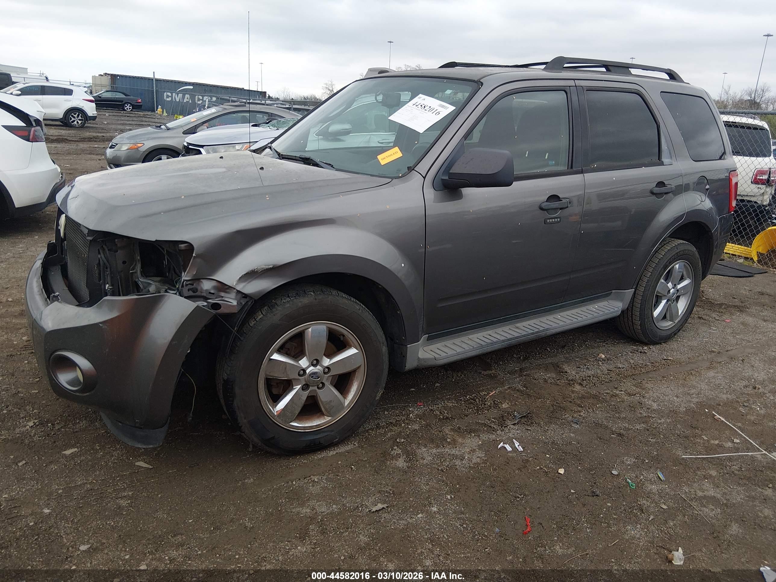 FORD ESCAPE image 2