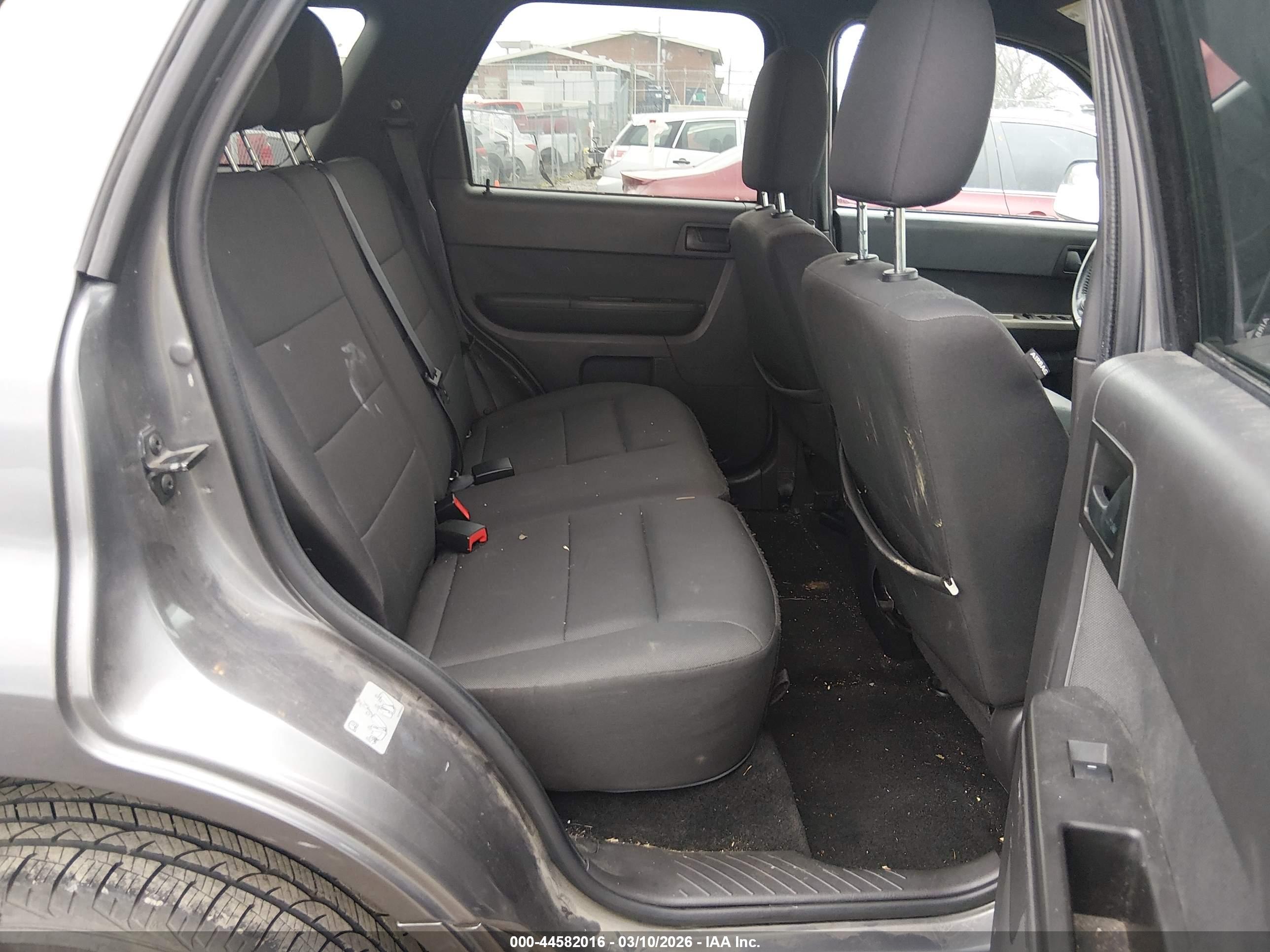 FORD ESCAPE image 8