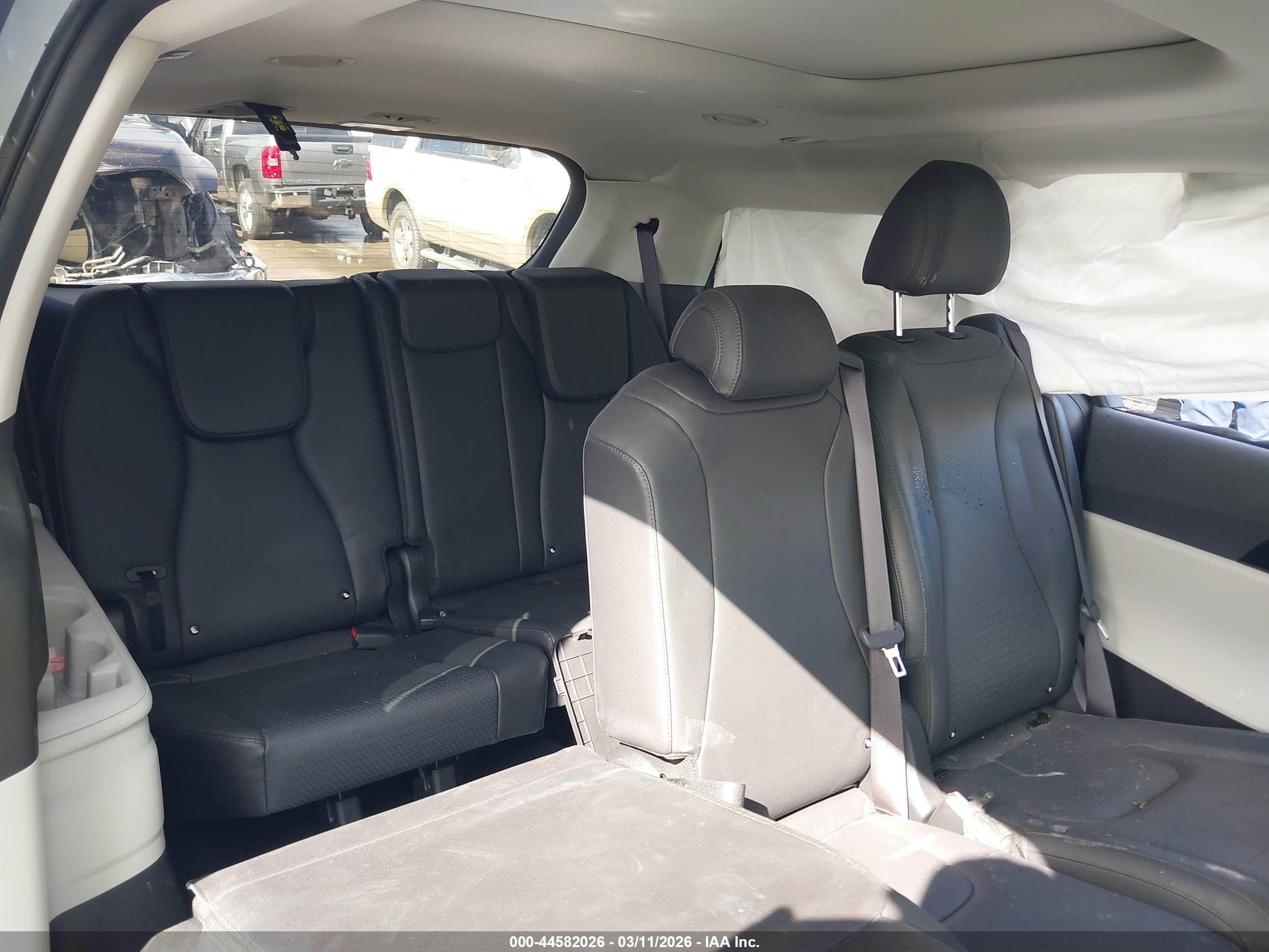 KIA CARNIVAL image 8