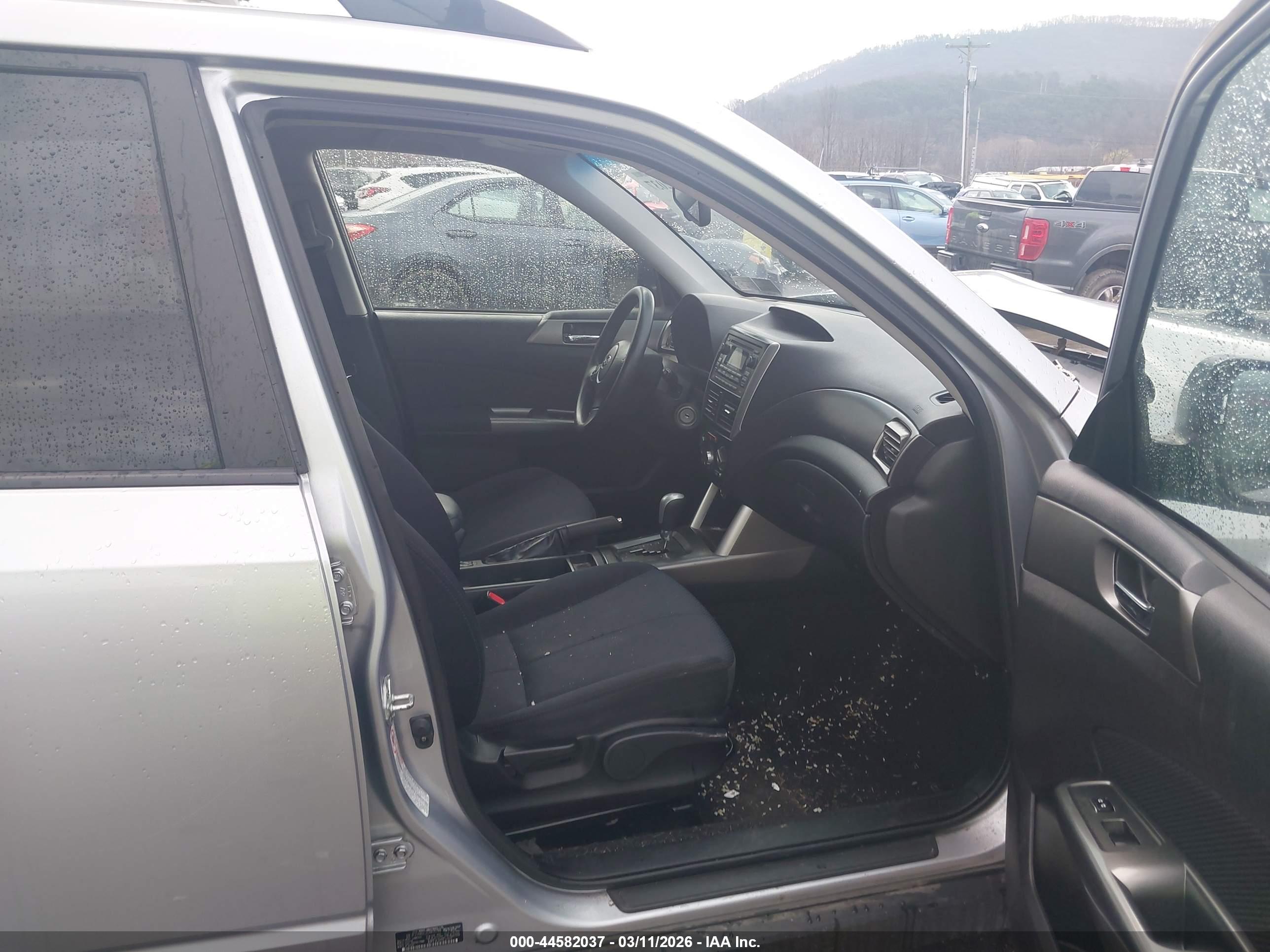 SUBARU FORESTER image 5