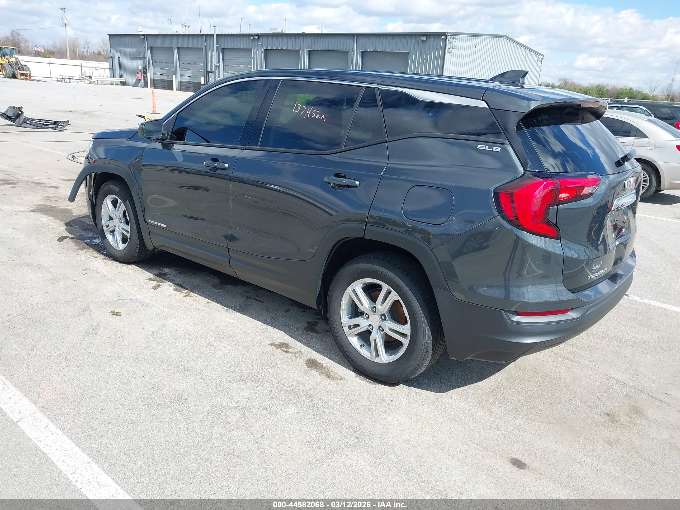 GMC TERRAIN image 3