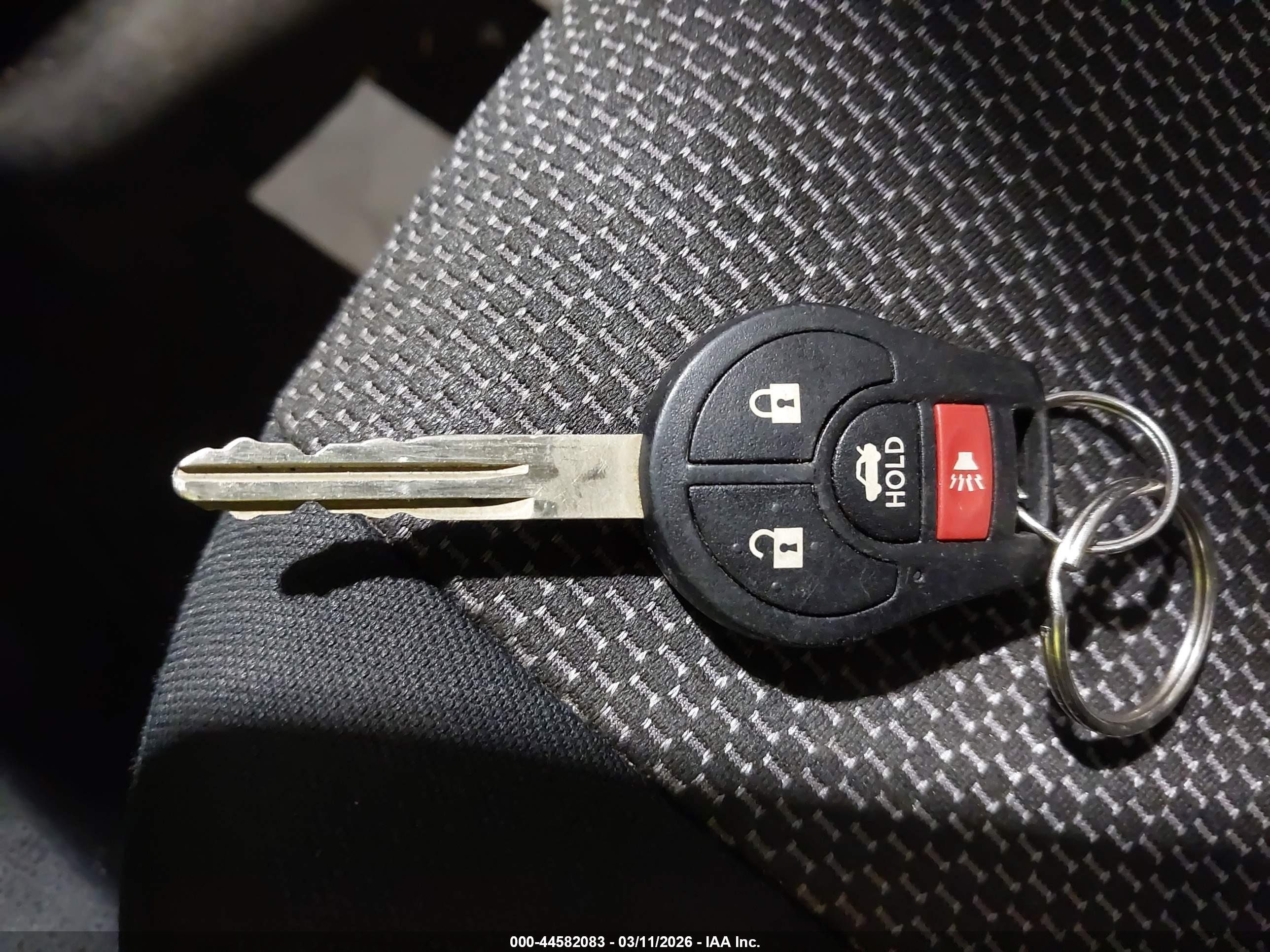 NISSAN VERSA image 11
