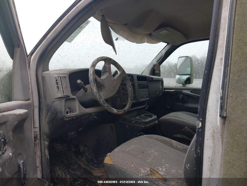 GMC SAVANA image 5