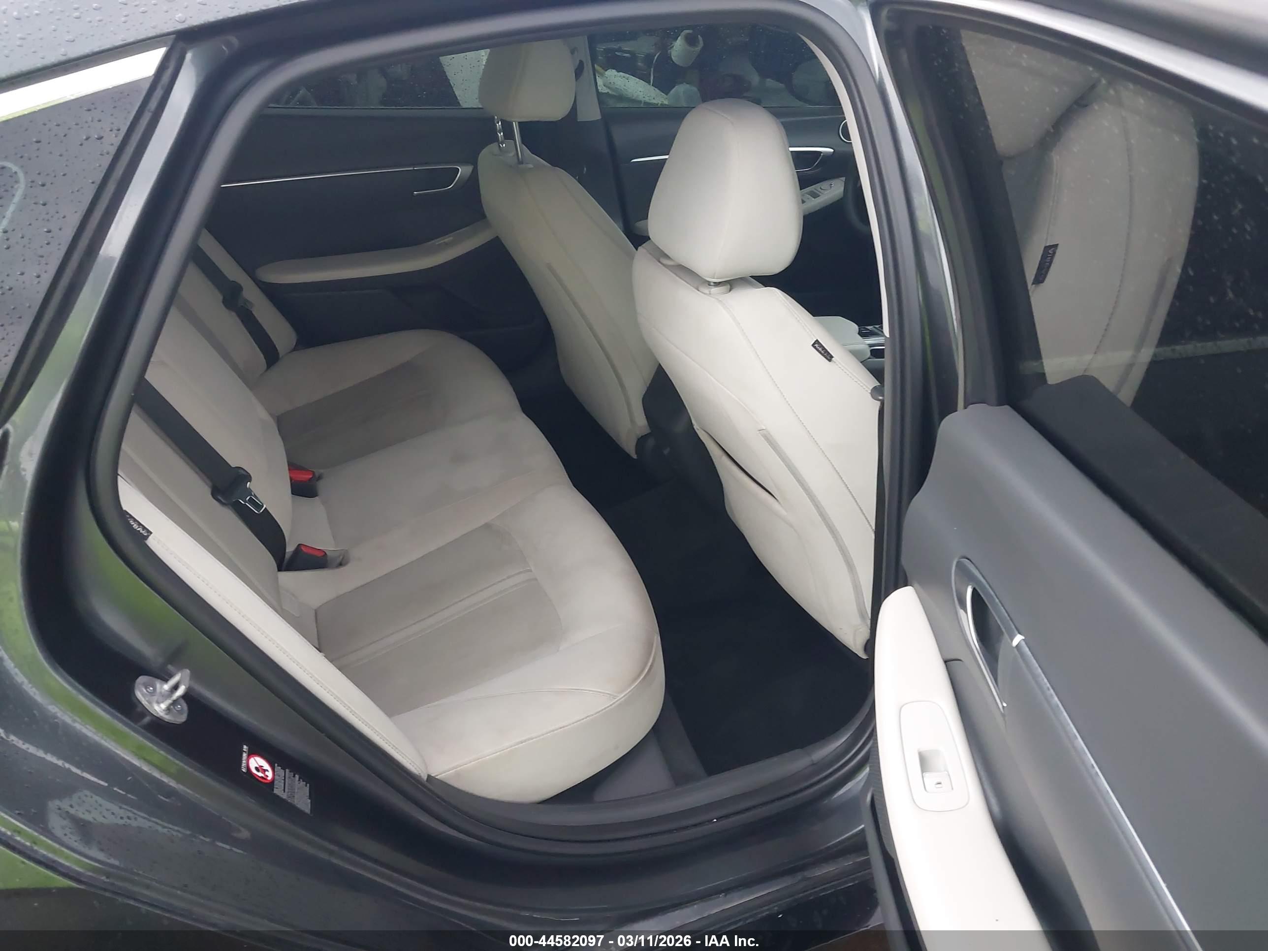 HYUNDAI SONATA image 8