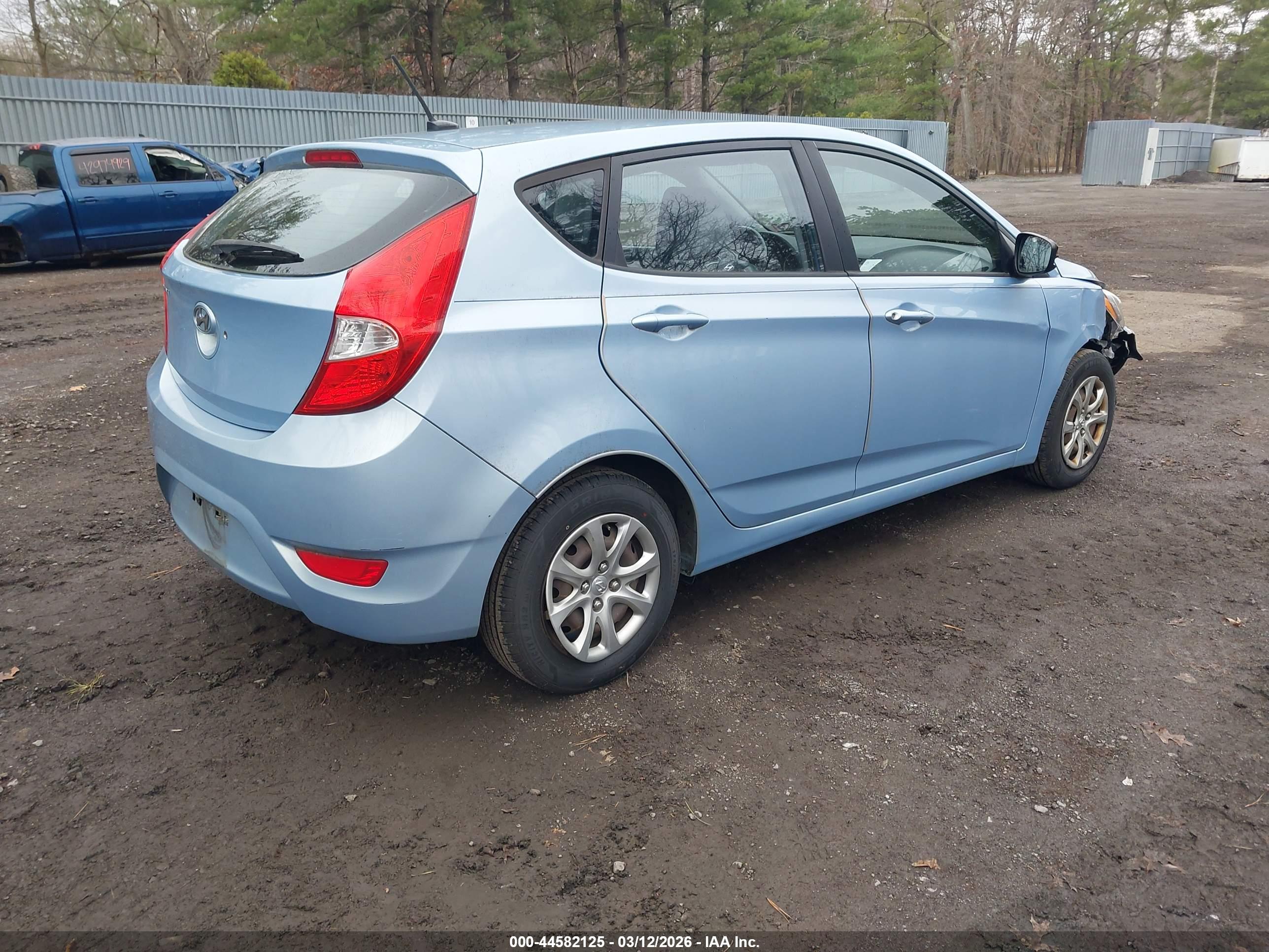 HYUNDAI ACCENT image 4