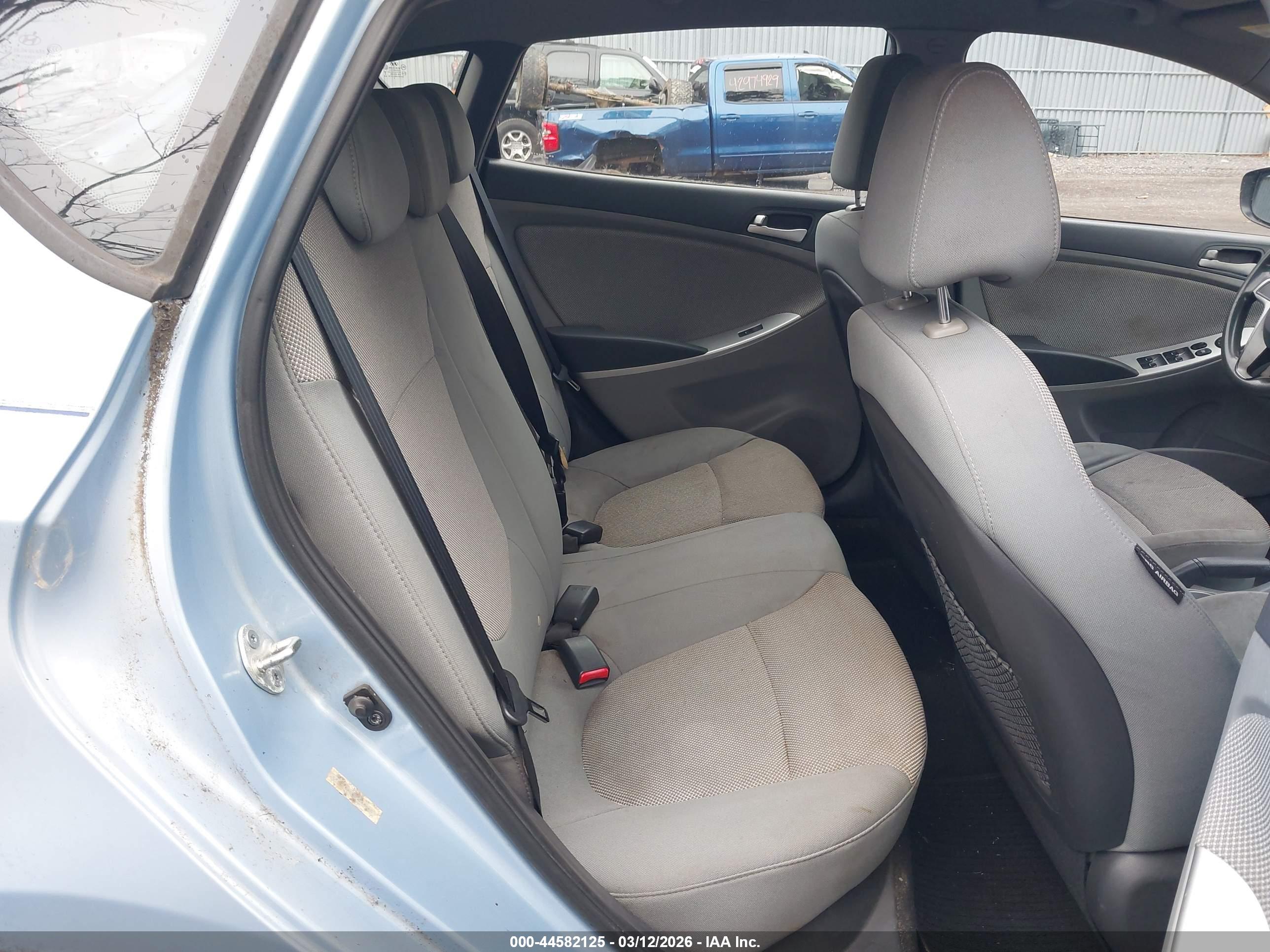 HYUNDAI ACCENT image 8
