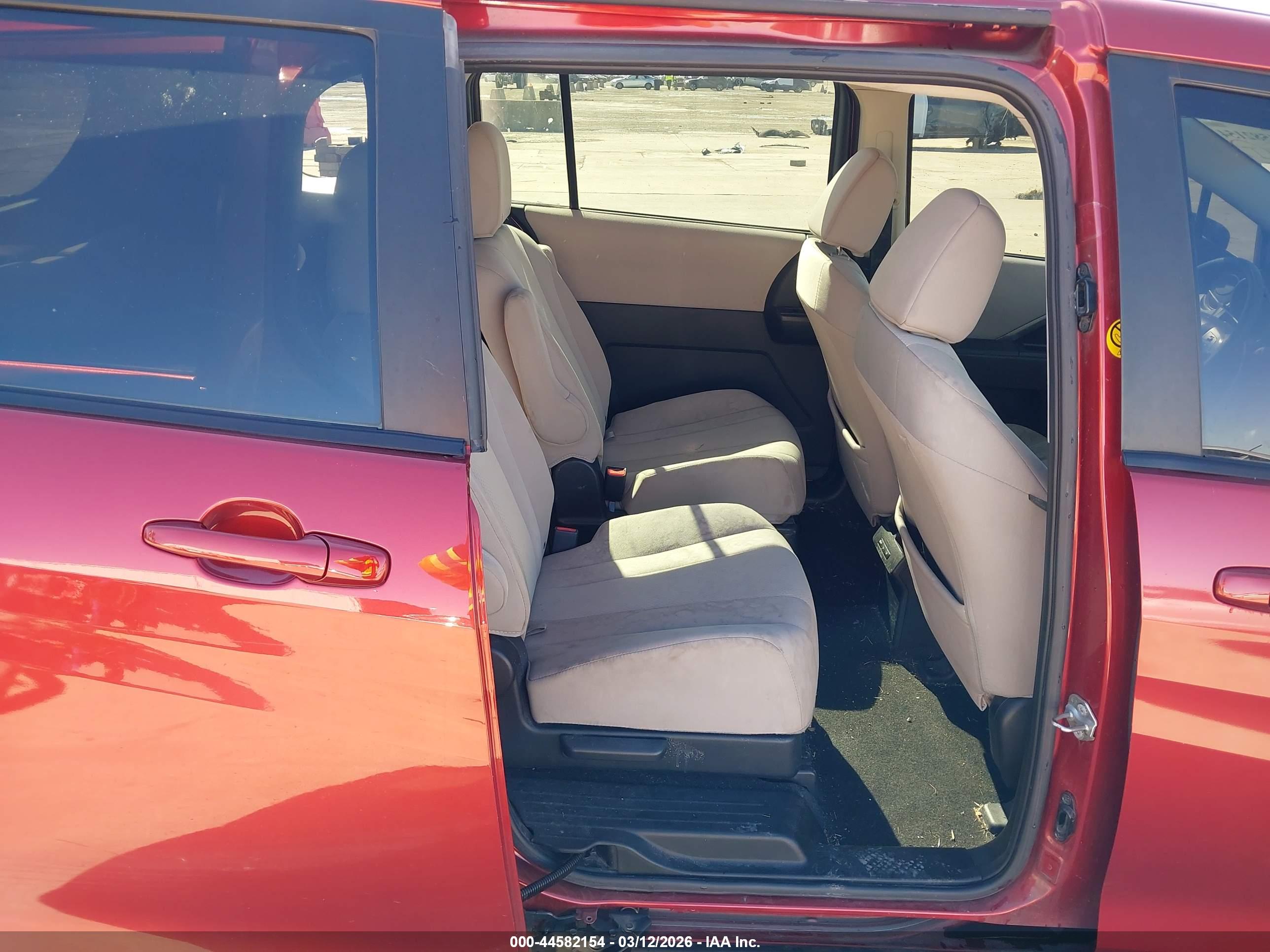 MAZDA MAZDA5 image 8